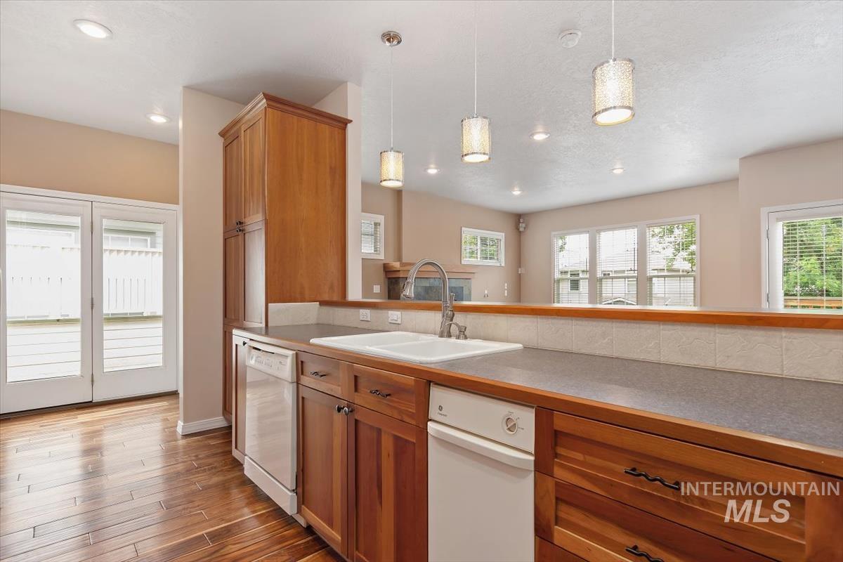 326 W Highland St, Boise, Idaho 83706-3924, 3 Bedrooms, 3.5 Bathrooms, Residential For Sale, Price $665,000,MLS 98989698