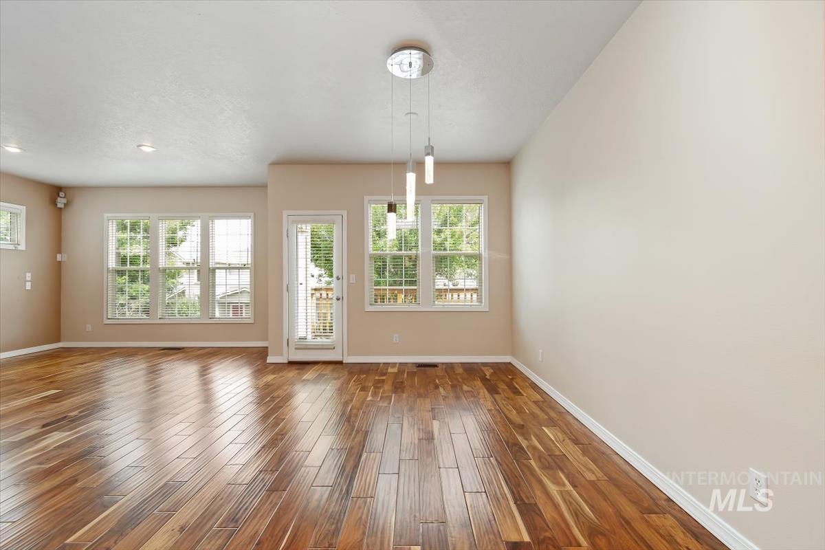 326 W Highland St, Boise, Idaho 83706-3924, 3 Bedrooms, 3.5 Bathrooms, Residential For Sale, Price $665,000,MLS 98989698
