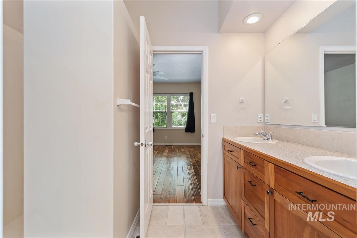 326 W Highland St, Boise, Idaho 83706-3924, 3 Bedrooms, 3.5 Bathrooms, Residential For Sale, Price $665,000,MLS 98989698