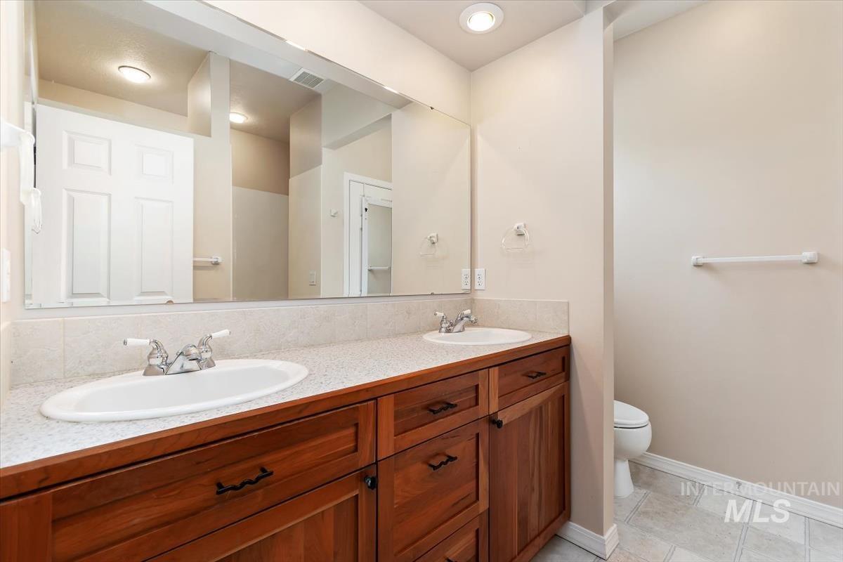 326 W Highland St, Boise, Idaho 83706-3924, 3 Bedrooms, 3.5 Bathrooms, Residential For Sale, Price $665,000,MLS 98989698
