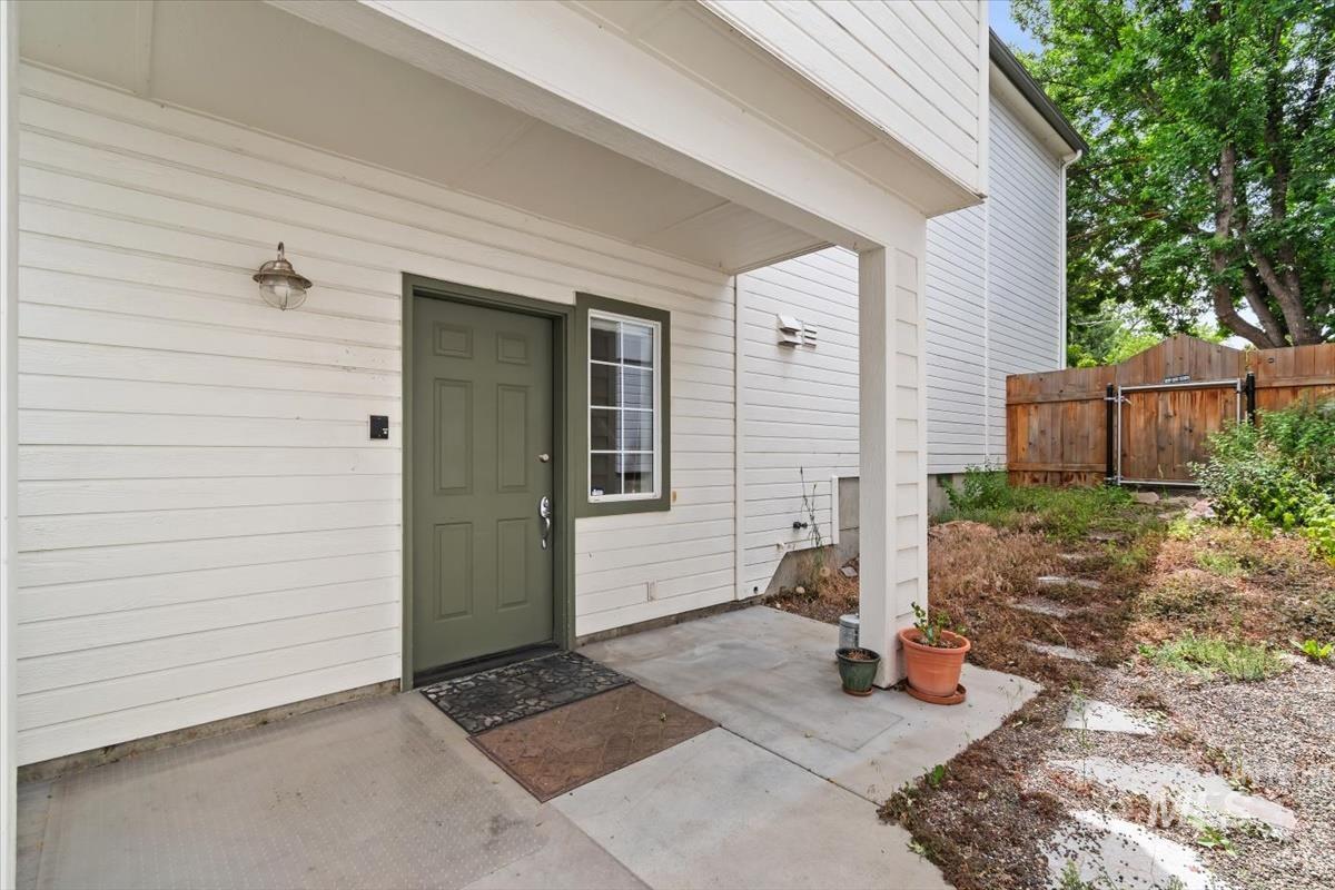 326 W Highland St, Boise, Idaho 83706-3924, 3 Bedrooms, 3.5 Bathrooms, Residential For Sale, Price $665,000,MLS 98989698