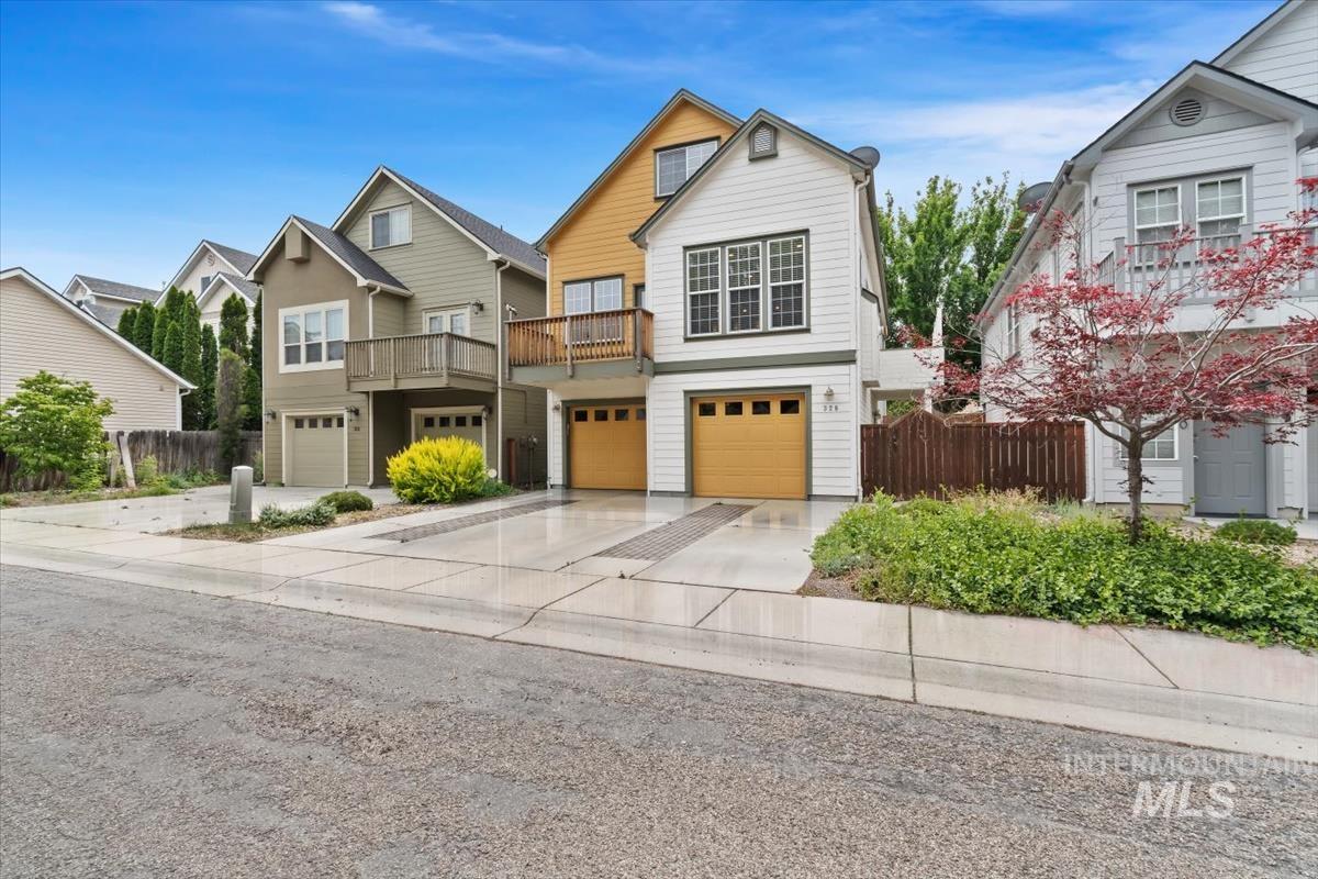 326 W Highland St, Boise, Idaho 83706-3924, 3 Bedrooms, 3.5 Bathrooms, Residential For Sale, Price $665,000,MLS 98989698