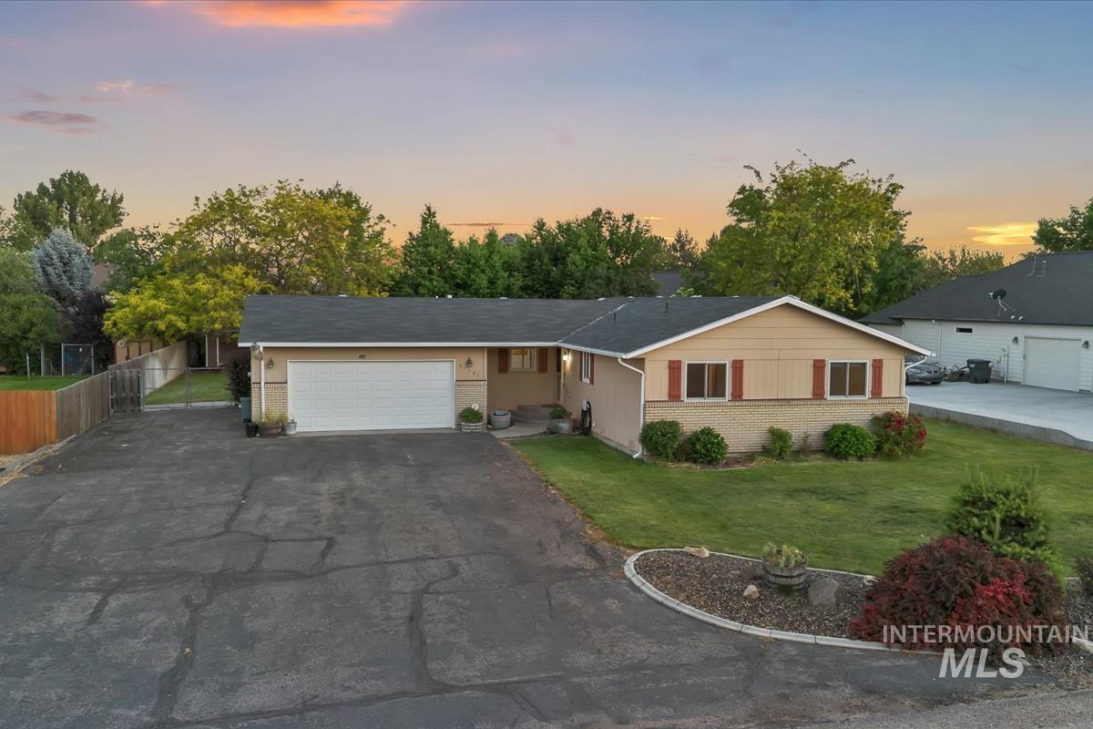 14961 Eagle Dr, Caldwell, Idaho 83607-7657, 3 Bedrooms, 2 Bathrooms, Residential For Sale, Price $489,900, 98989706