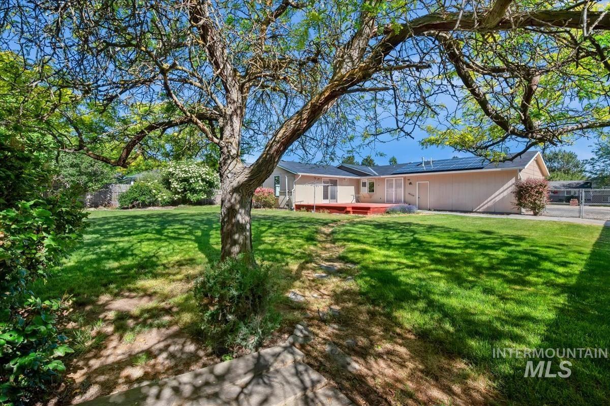 14961 Eagle Dr, Caldwell, Idaho 83607-7657, 3 Bedrooms, 2 Bathrooms, Residential For Sale, Price $489,900, 98989706
