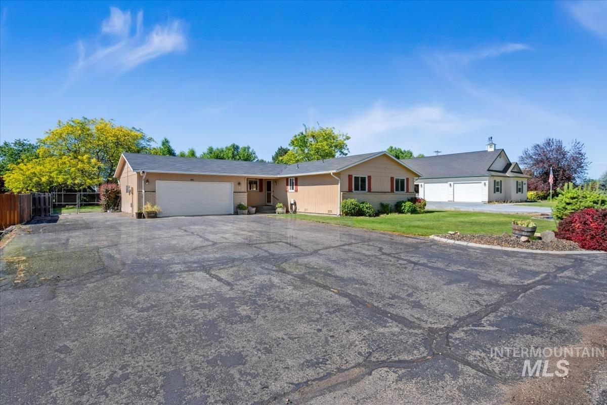 14961 Eagle Dr, Caldwell, Idaho 83607-7657, 3 Bedrooms, 2 Bathrooms, Residential For Sale, Price $489,900, 98989706