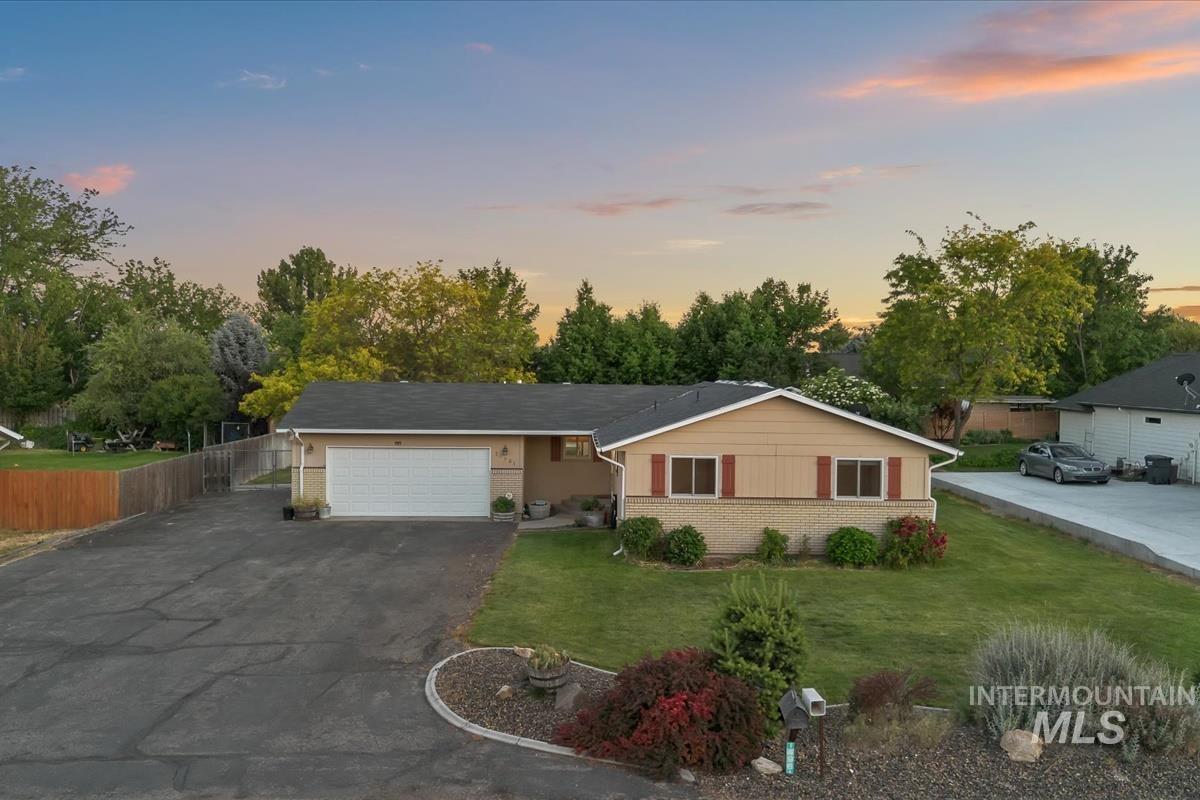 14961 Eagle Dr, Caldwell, Idaho 83607-7657, 3 Bedrooms, 2 Bathrooms, Residential For Sale, Price $489,900, 98989706