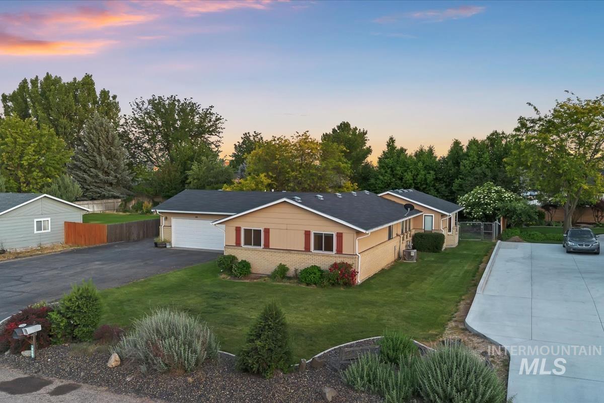 14961 Eagle Dr, Caldwell, Idaho 83607-7657, 3 Bedrooms, 2 Bathrooms, Residential For Sale, Price $489,900, 98989706