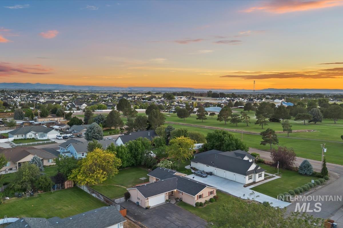 14961 Eagle Dr, Caldwell, Idaho 83607-7657, 3 Bedrooms, 2 Bathrooms, Residential For Sale, Price $489,900, 98989706