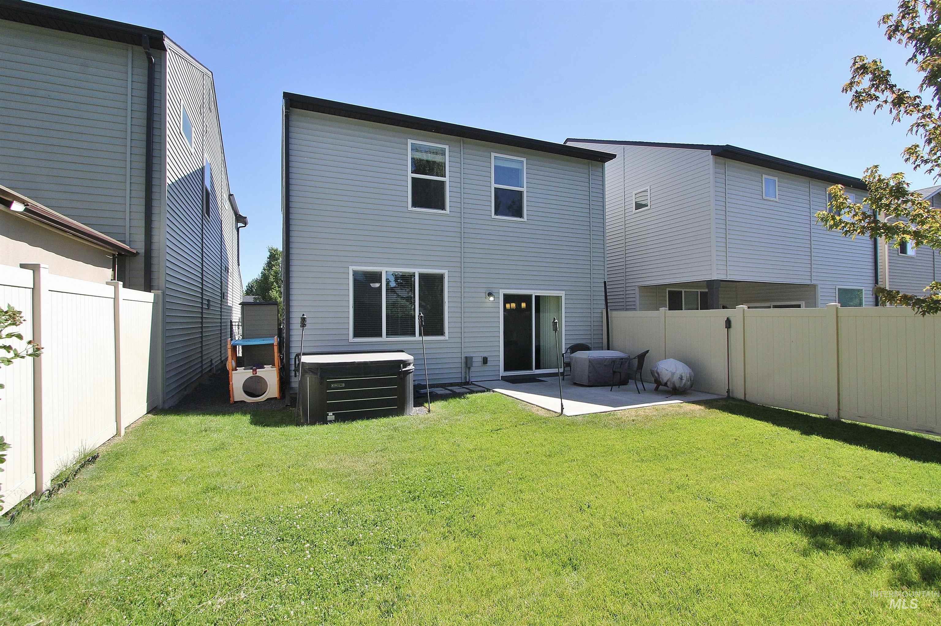 3082 E Ionia Ct, Meridian, Idaho 83642, 3 Bedrooms, 2.5 Bathrooms, Residential For Sale, Price $430,000,MLS 98989714