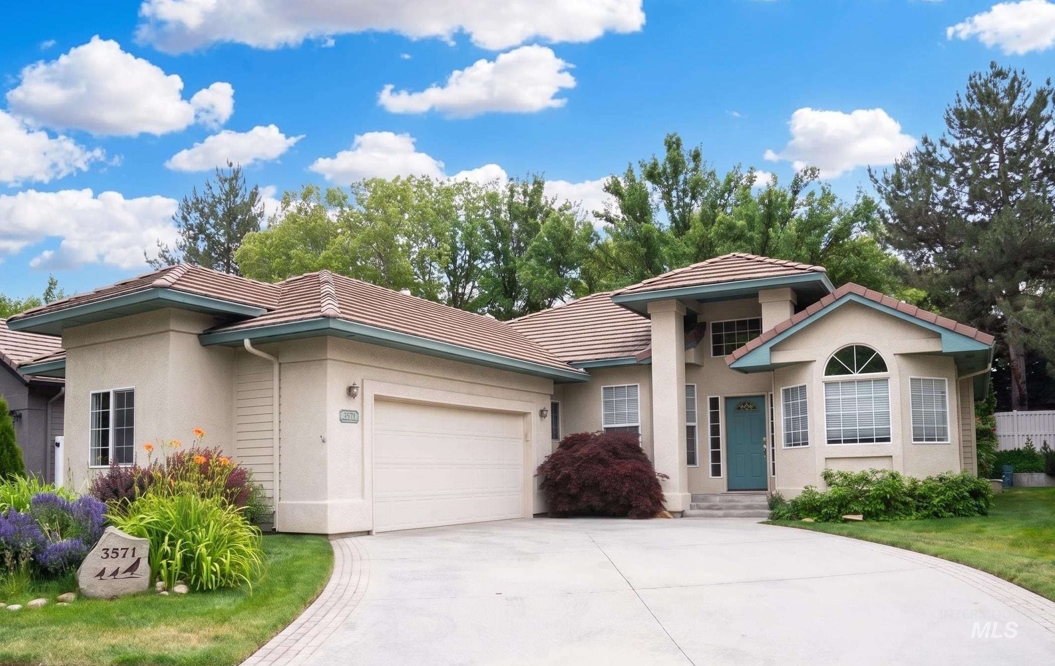 3571 N Rock Creek Ln, Garden City, Idaho 83703, 3 Bedrooms, 2 Bathrooms, Residential For Sale, Price $659,900,MLS 98989715