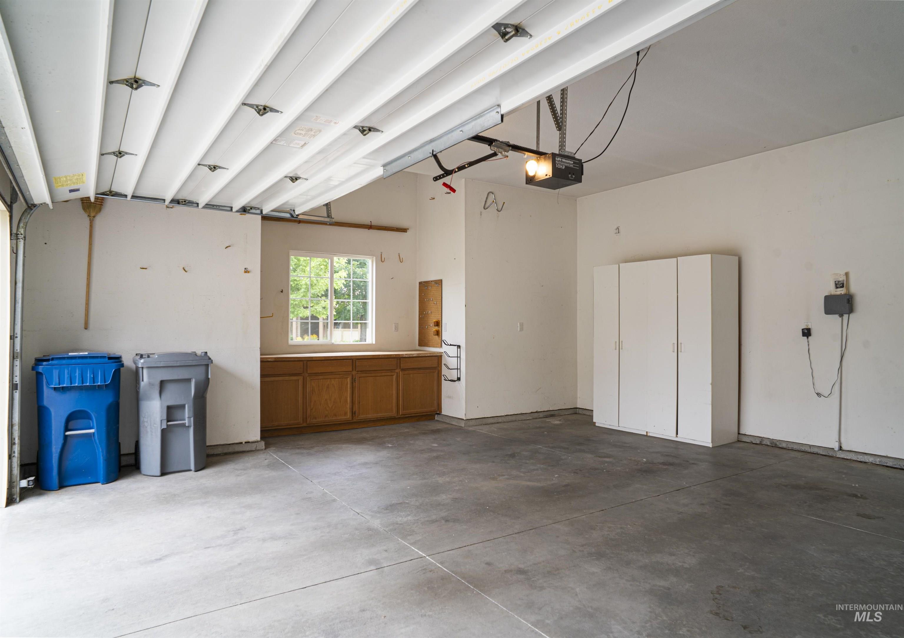 3571 N Rock Creek Ln, Garden City, Idaho 83703, 3 Bedrooms, 2 Bathrooms, Residential For Sale, Price $639,900,MLS 98989715