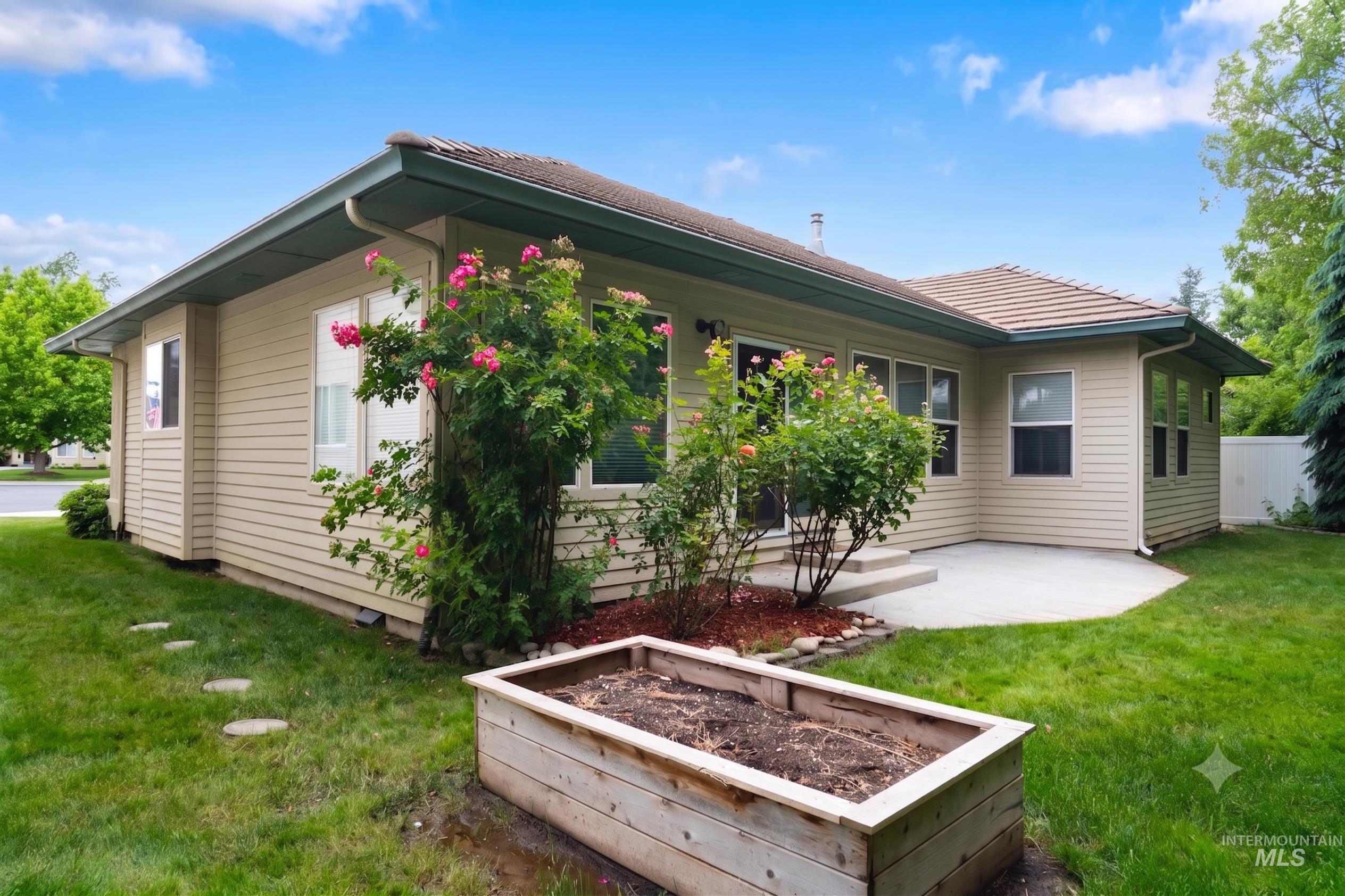 3571 N Rock Creek Ln, Garden City, Idaho 83703, 3 Bedrooms, 2 Bathrooms, Residential For Sale, Price $639,900,MLS 98989715