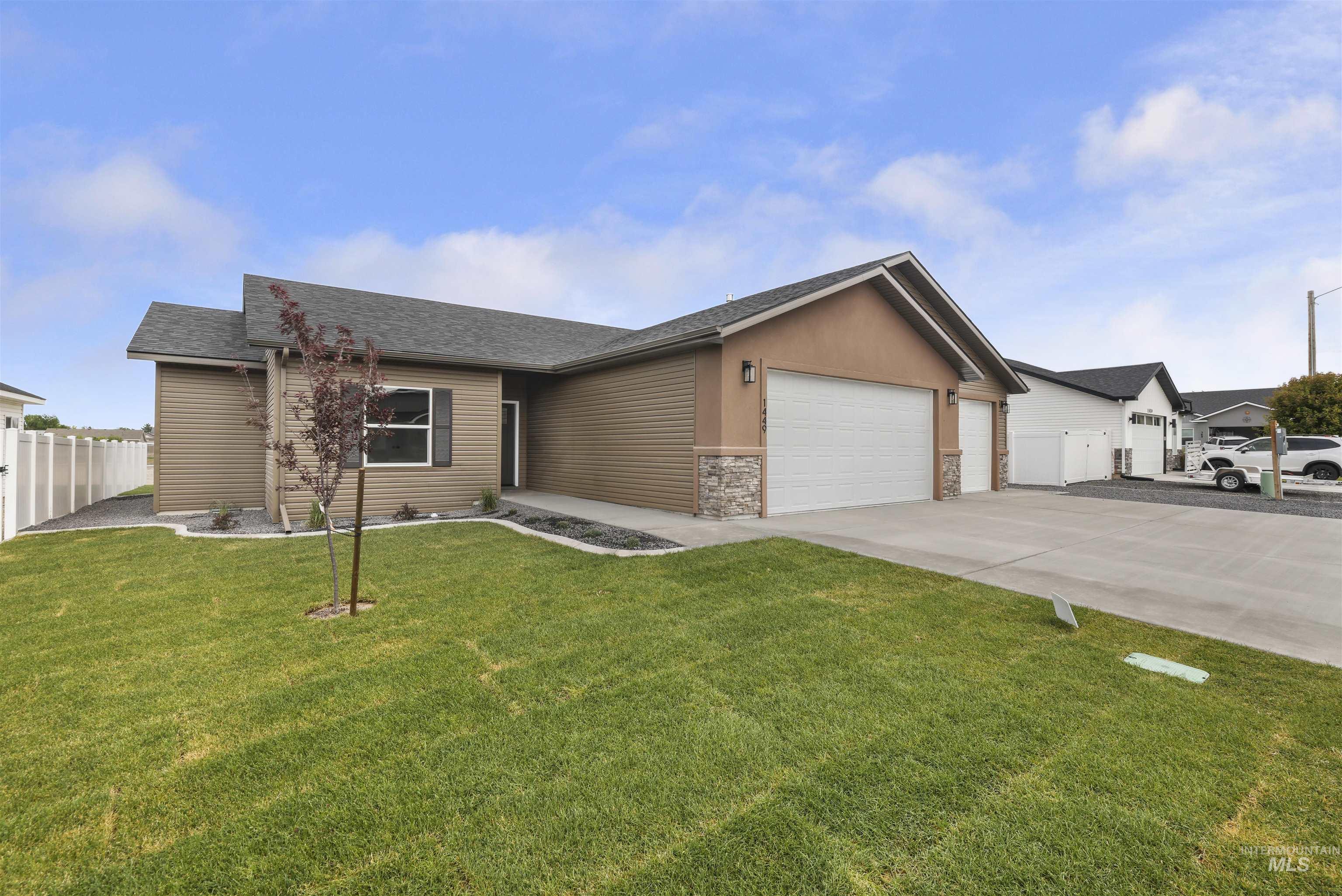 1449 Golden Pheasant Dr, Twin Falls, Idaho 83301, 4 Bedrooms, 3 Bathrooms, Residential For Sale, Price $469,999,MLS 98989717