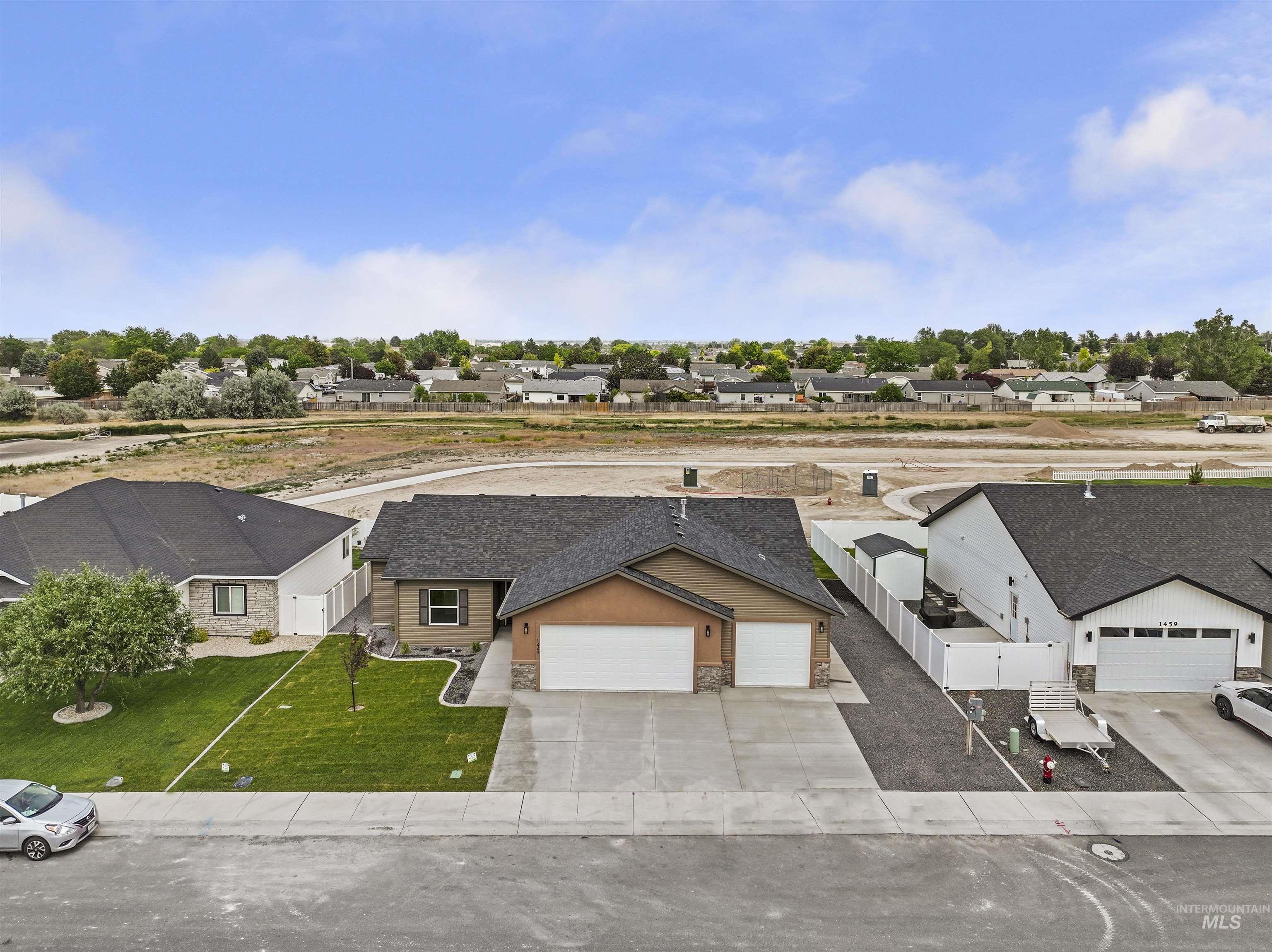 1449 Golden Pheasant Dr, Twin Falls, Idaho 83301, 4 Bedrooms, 3 Bathrooms, Residential For Sale, Price $459,999, 98989717