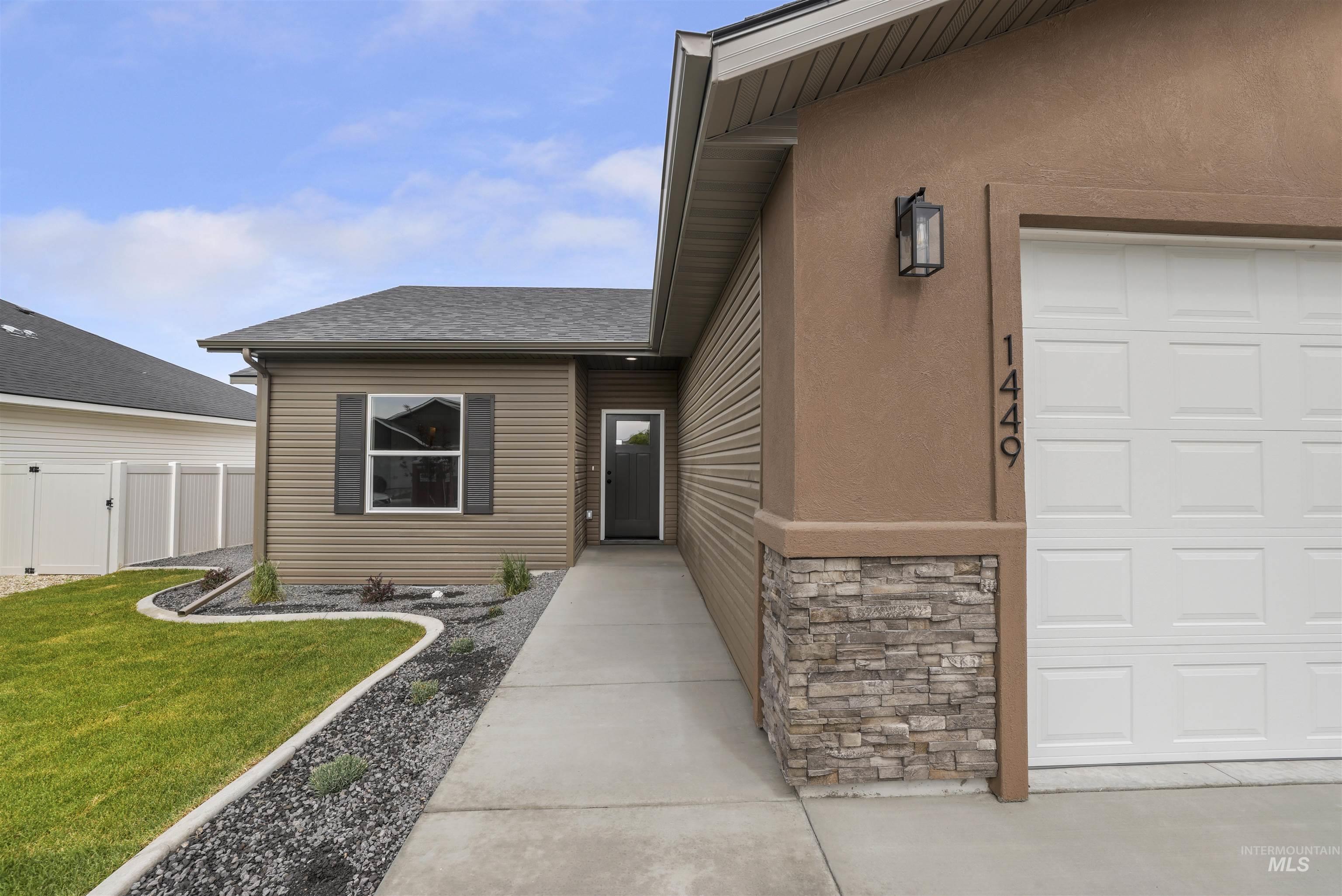 1449 Golden Pheasant Dr, Twin Falls, Idaho 83301, 4 Bedrooms, 3 Bathrooms, Residential For Sale, Price $469,999,MLS 98989717