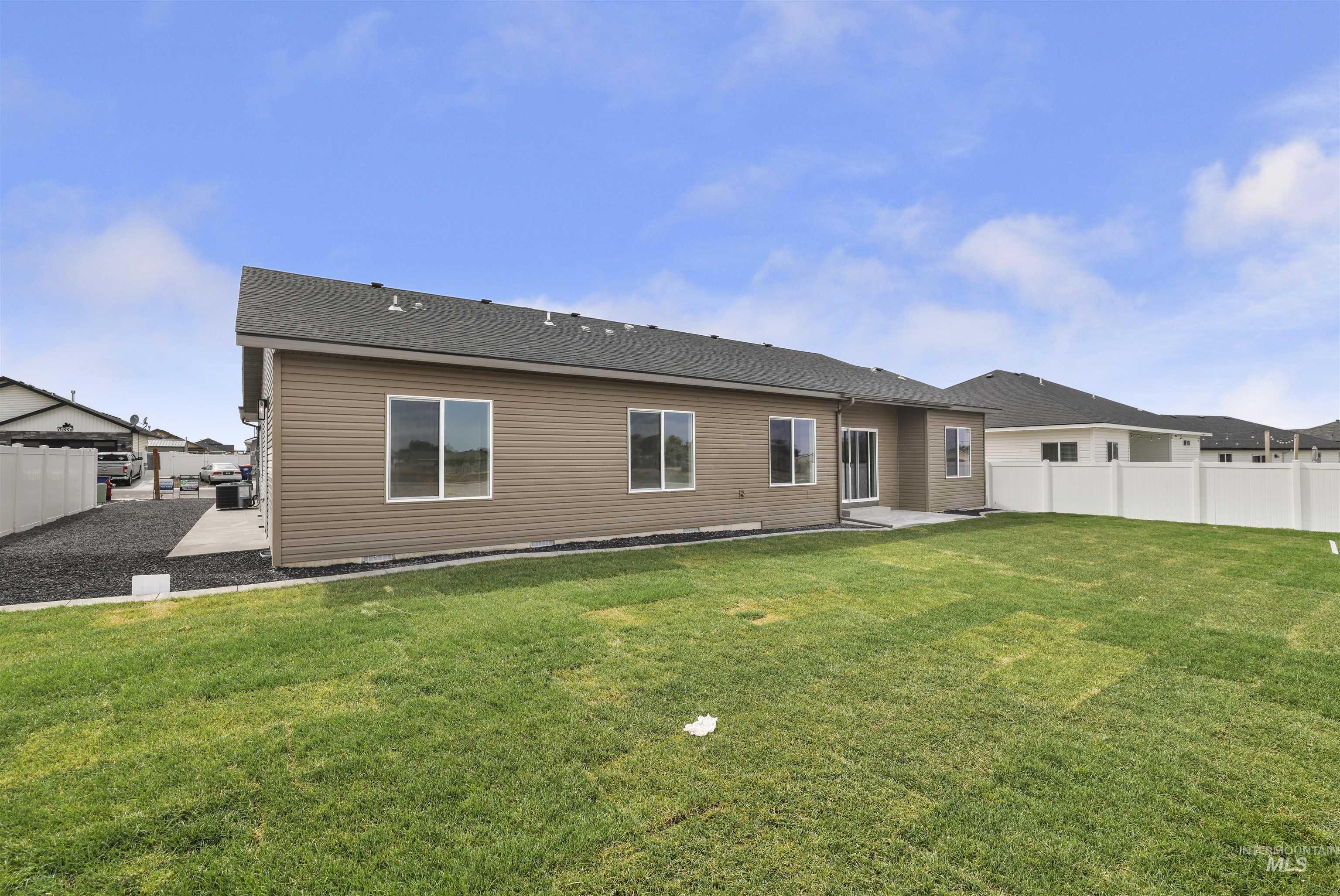 1449 Golden Pheasant Dr, Twin Falls, Idaho 83301, 4 Bedrooms, 3 Bathrooms, Residential For Sale, Price $475,900,MLS 98989717