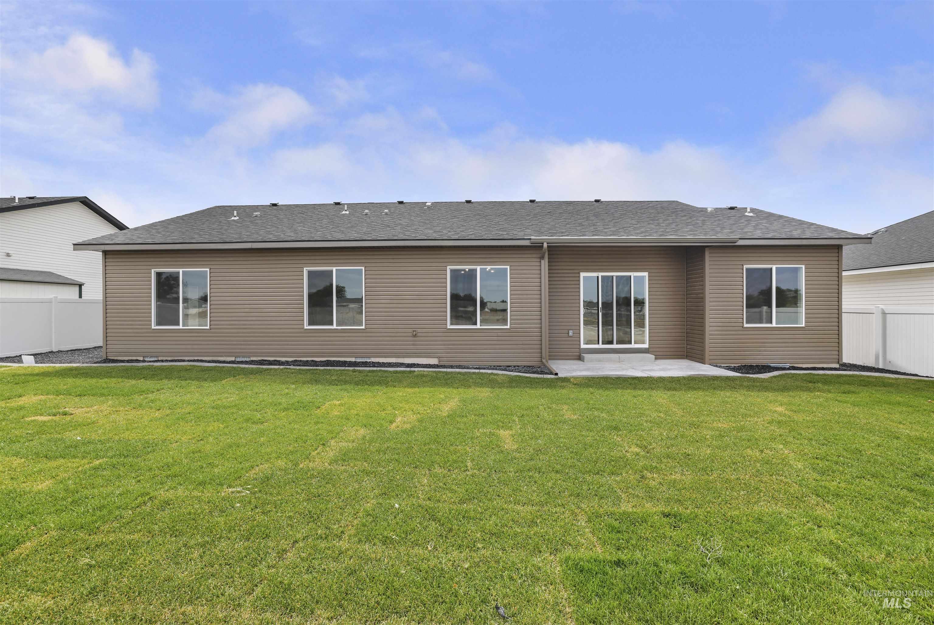 1449 Golden Pheasant Dr, Twin Falls, Idaho 83301, 4 Bedrooms, 3 Bathrooms, Residential For Sale, Price $475,900,MLS 98989717