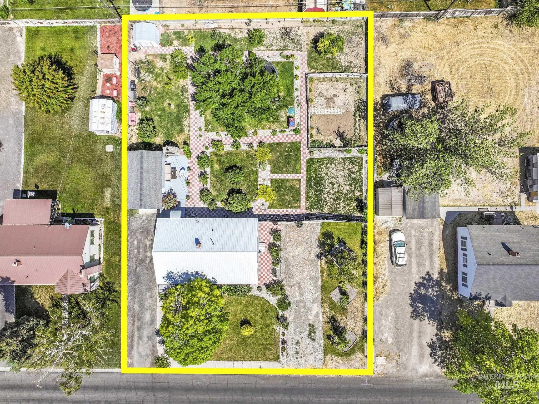 548 Fillmore Street, Twin Falls, Idaho 83301, 3 Bedrooms, 1.5 Bathrooms, Residential For Sale, Price $315,000,MLS 98989718