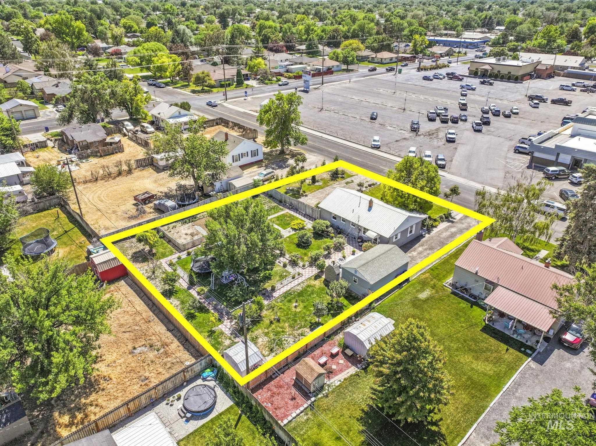 548 Fillmore Street, Twin Falls, Idaho 83301, 3 Bedrooms, 1.5 Bathrooms, Residential For Sale, Price $315,000,MLS 98989718