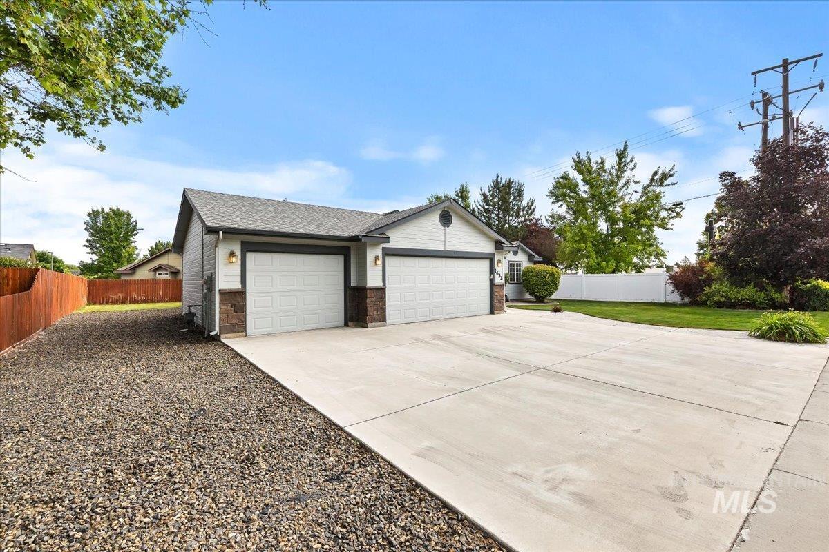 1632 W Boise St, Kuna, Idaho 83634, 3 Bedrooms, 2 Bathrooms, Residential For Sale, Price $414,999,MLS 98989722