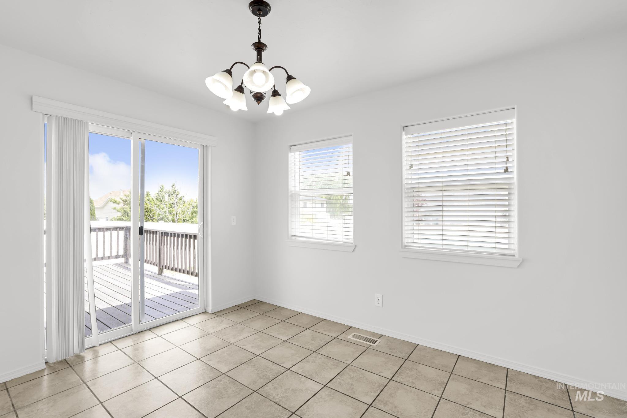 1215 Quail St, Twin Falls, Idaho 83301, 4 Bedrooms, 2 Bathrooms, Residential For Sale, Price $375,000,MLS 98989724