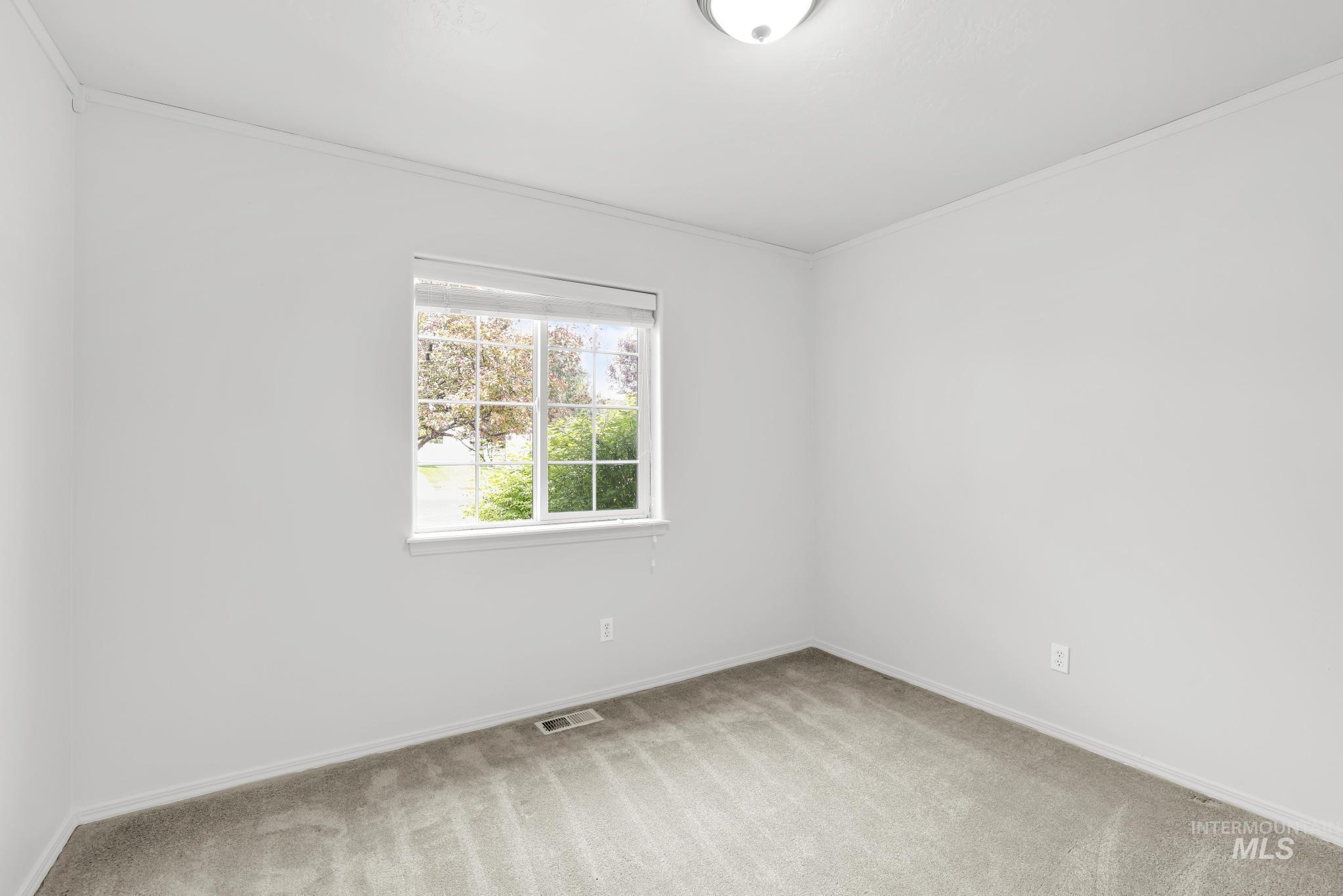 1215 Quail St, Twin Falls, Idaho 83301, 4 Bedrooms, 2 Bathrooms, Residential For Sale, Price $375,000,MLS 98989724