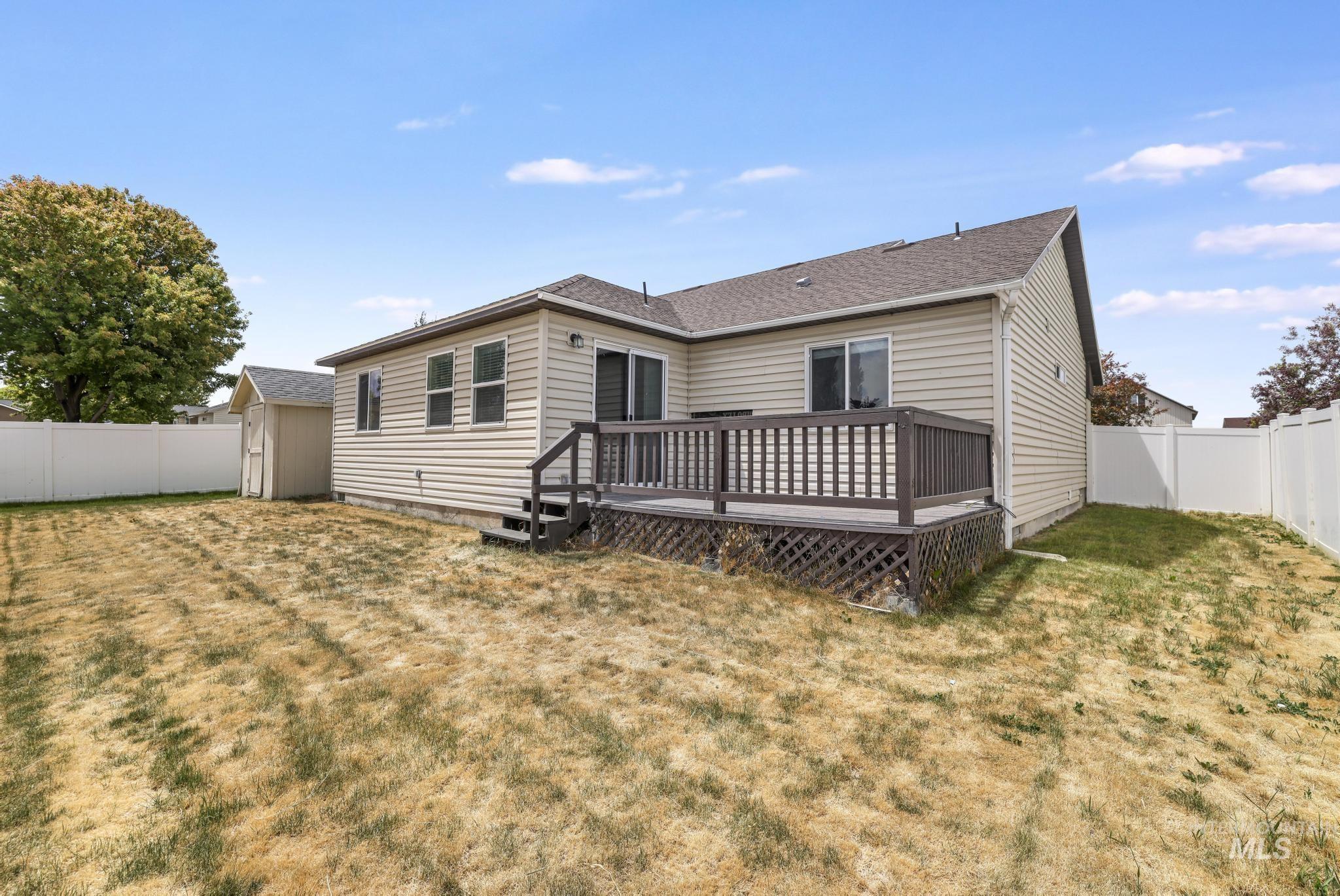 1215 Quail St, Twin Falls, Idaho 83301, 4 Bedrooms, 2 Bathrooms, Residential For Sale, Price $375,000,MLS 98989724