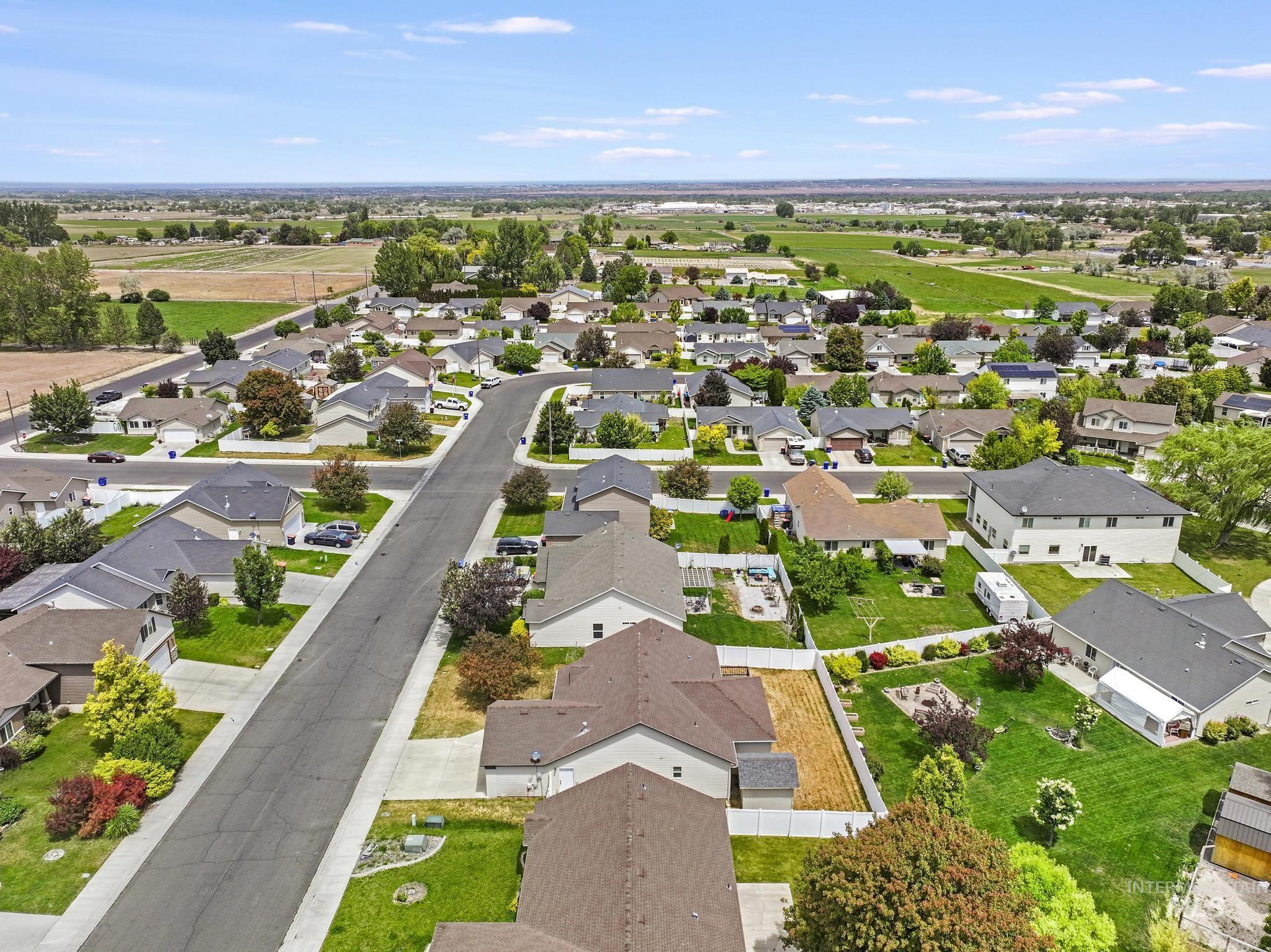 1215 Quail St, Twin Falls, Idaho 83301, 4 Bedrooms, 2 Bathrooms, Residential For Sale, Price $375,000,MLS 98989724