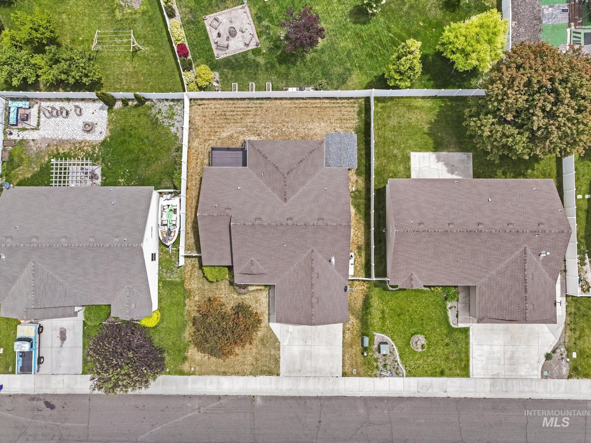 1215 Quail St, Twin Falls, Idaho 83301, 4 Bedrooms, 2 Bathrooms, Residential For Sale, Price $375,000,MLS 98989724