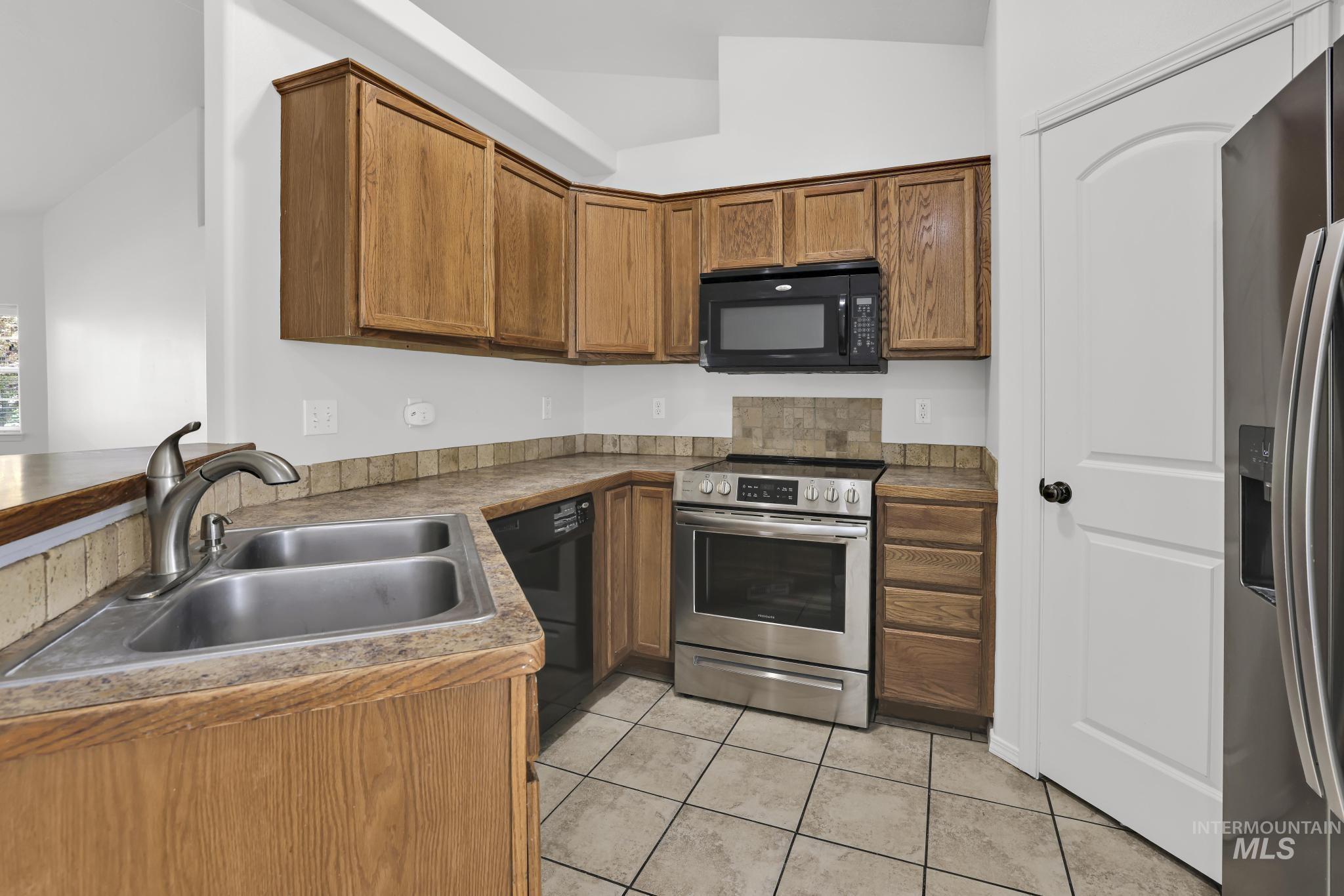 1215 Quail St, Twin Falls, Idaho 83301, 4 Bedrooms, 2 Bathrooms, Residential For Sale, Price $375,000,MLS 98989724