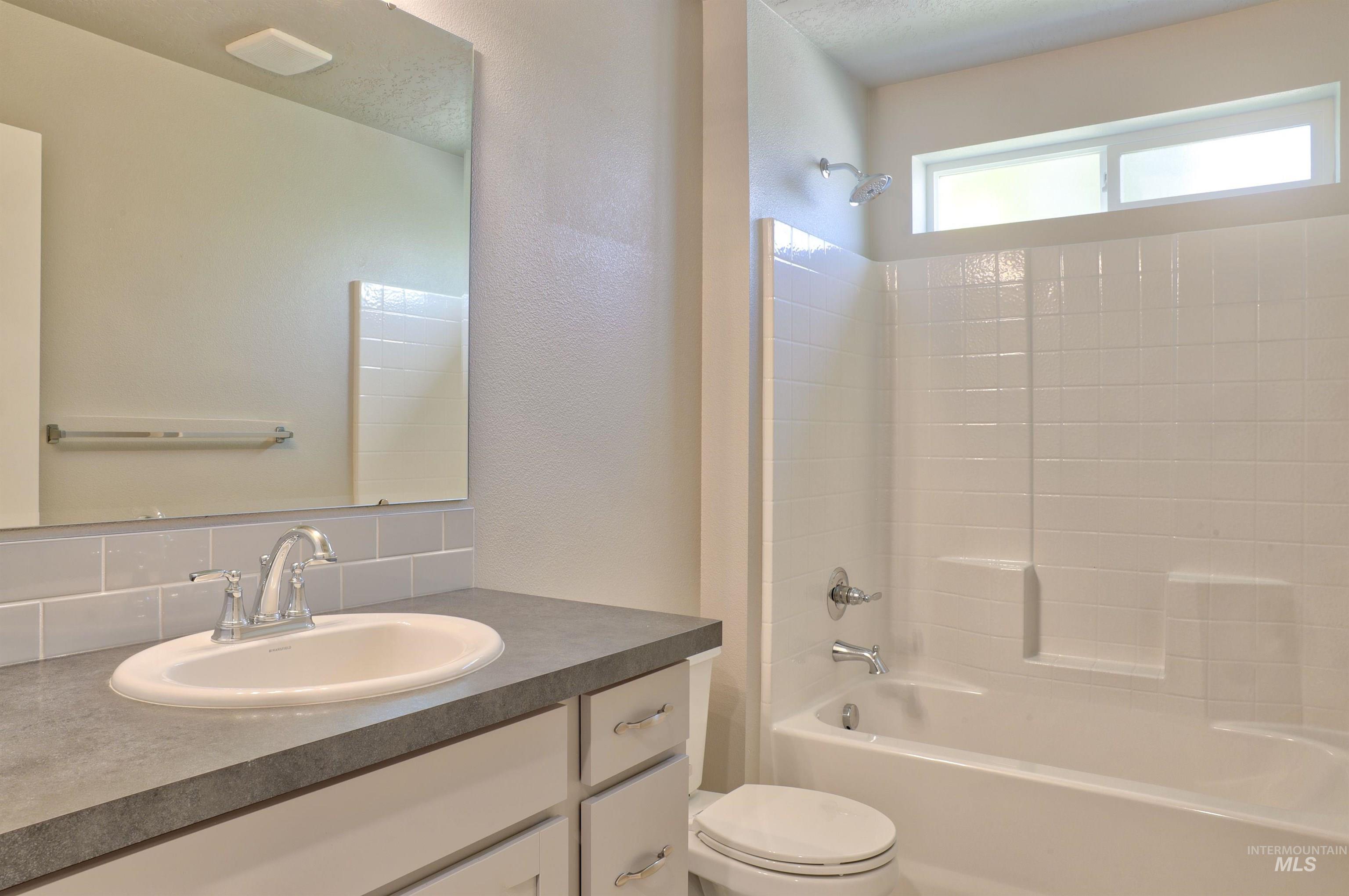 844 N Baldner Point, Nampa, Idaho 83651, 3 Bedrooms, 2 Bathrooms, Residential For Sale, Price $345,000,MLS 98989726