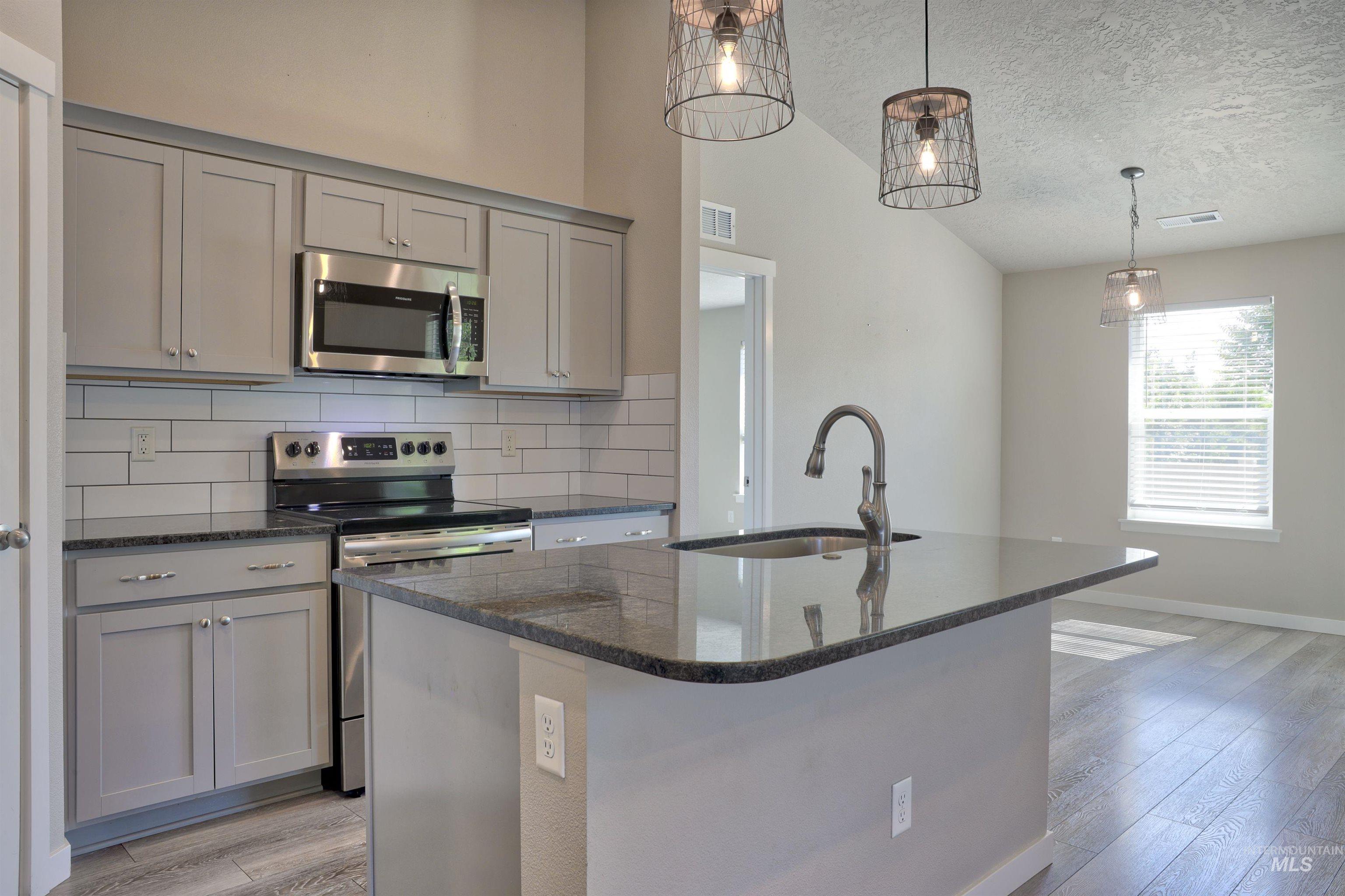 844 N Baldner Point, Nampa, Idaho 83651, 3 Bedrooms, 2 Bathrooms, Residential For Sale, Price $345,000,MLS 98989726