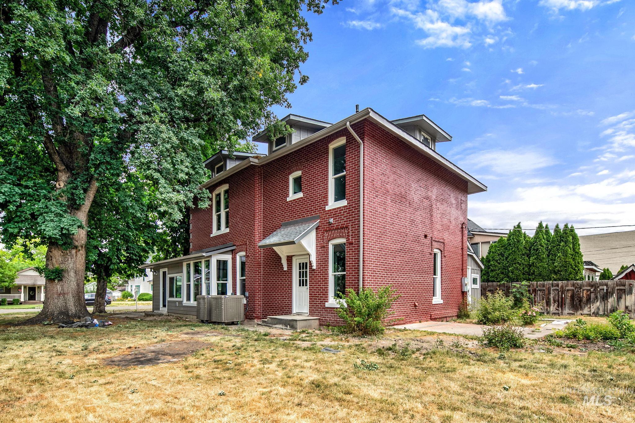1122 1st Avenue South, Payette, Idaho 83661, 5 Bedrooms, 3 Bathrooms, Residential For Sale, Price $599,900,MLS 98989727