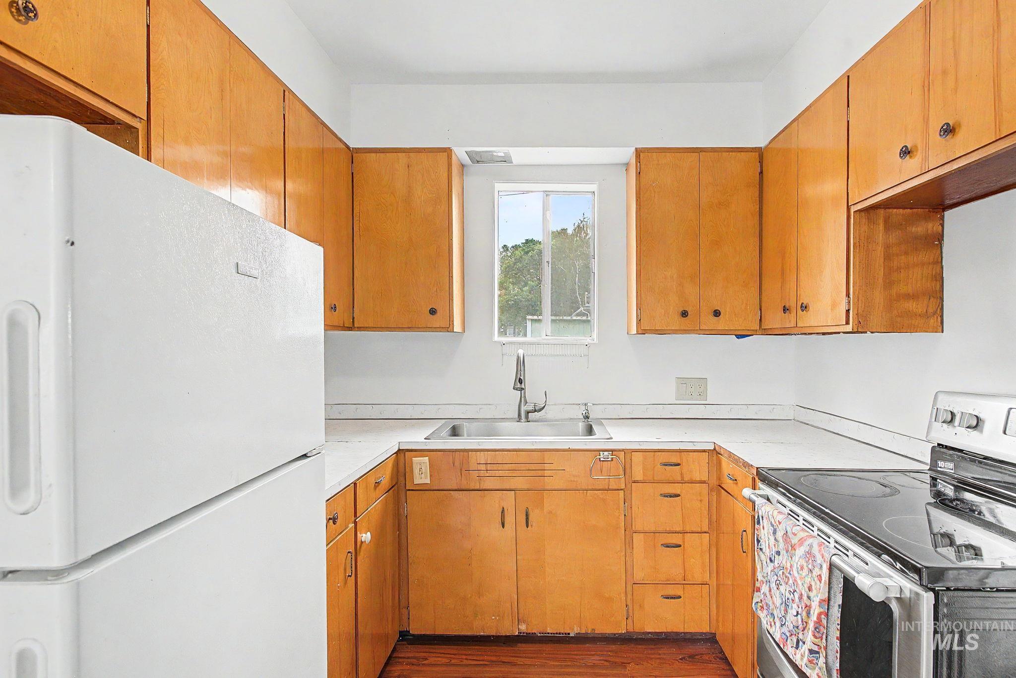 813 10th Street, Lewiston, Idaho 83501, 2 Bedrooms, 1 Bathroom, Residential For Sale, Price $225,000, 98989728