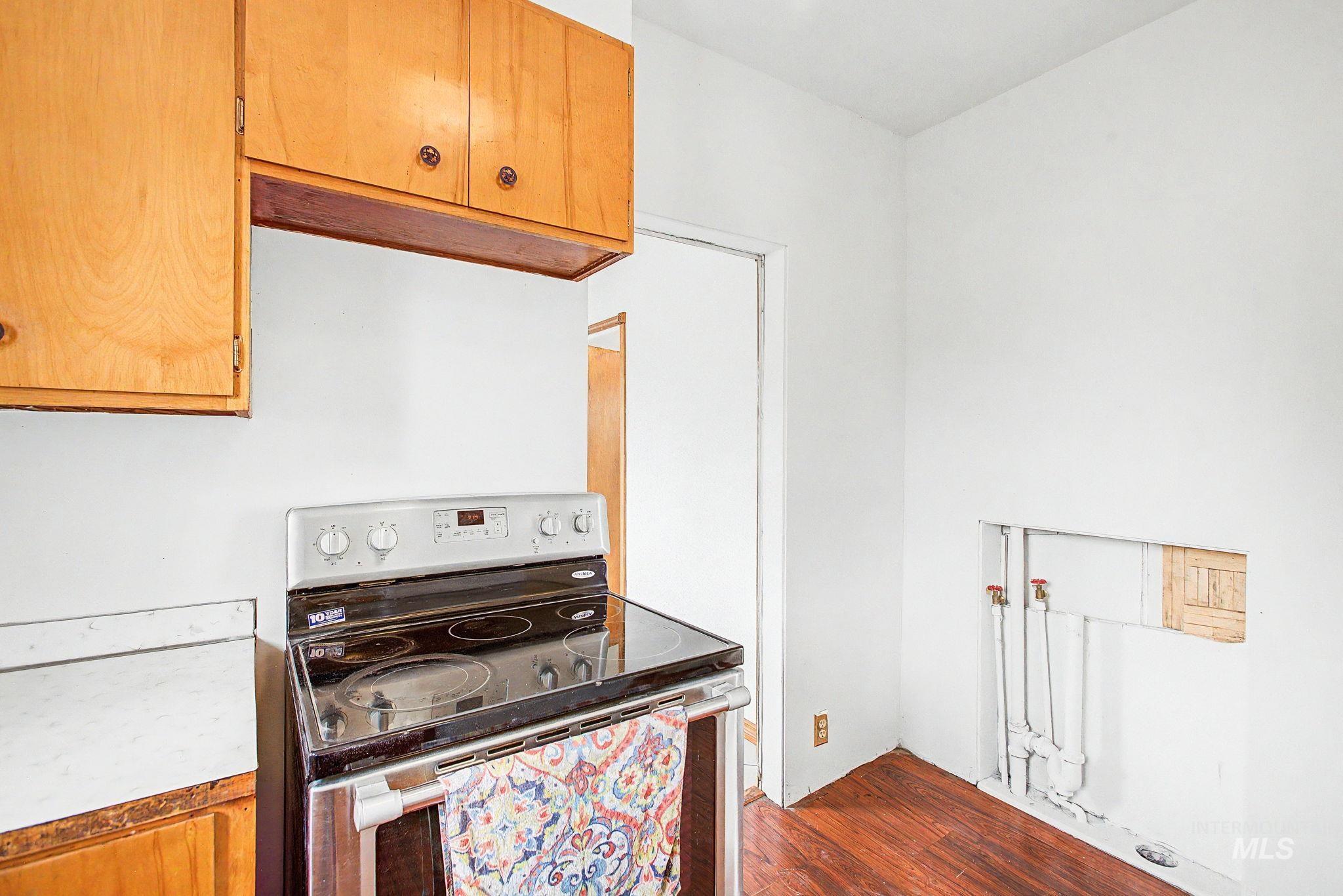 813 10th Street, Lewiston, Idaho 83501, 2 Bedrooms, 1 Bathroom, Residential For Sale, Price $225,000, 98989728