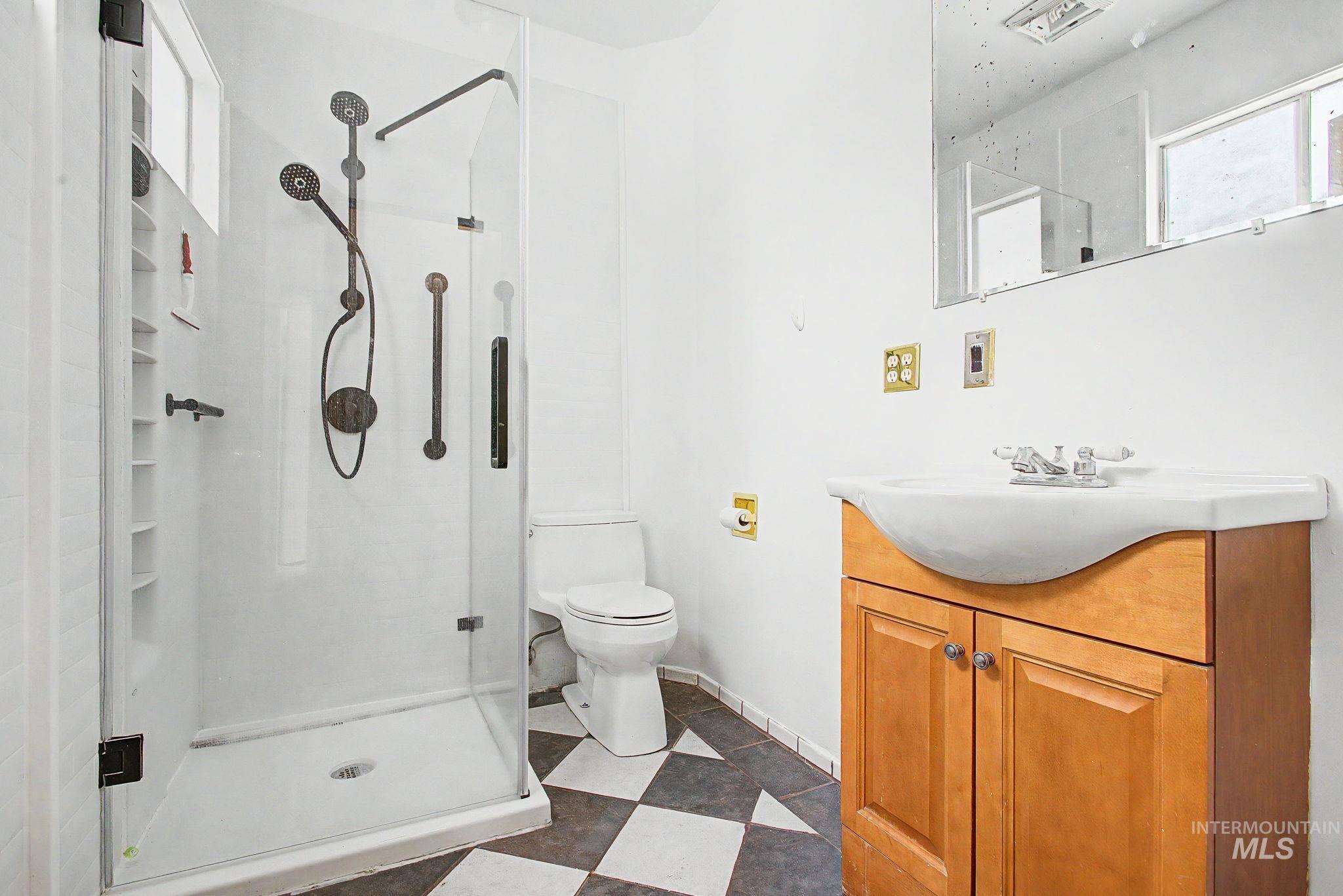 813 10th Street, Lewiston, Idaho 83501, 2 Bedrooms, 1 Bathroom, Residential For Sale, Price $225,000, 98989728