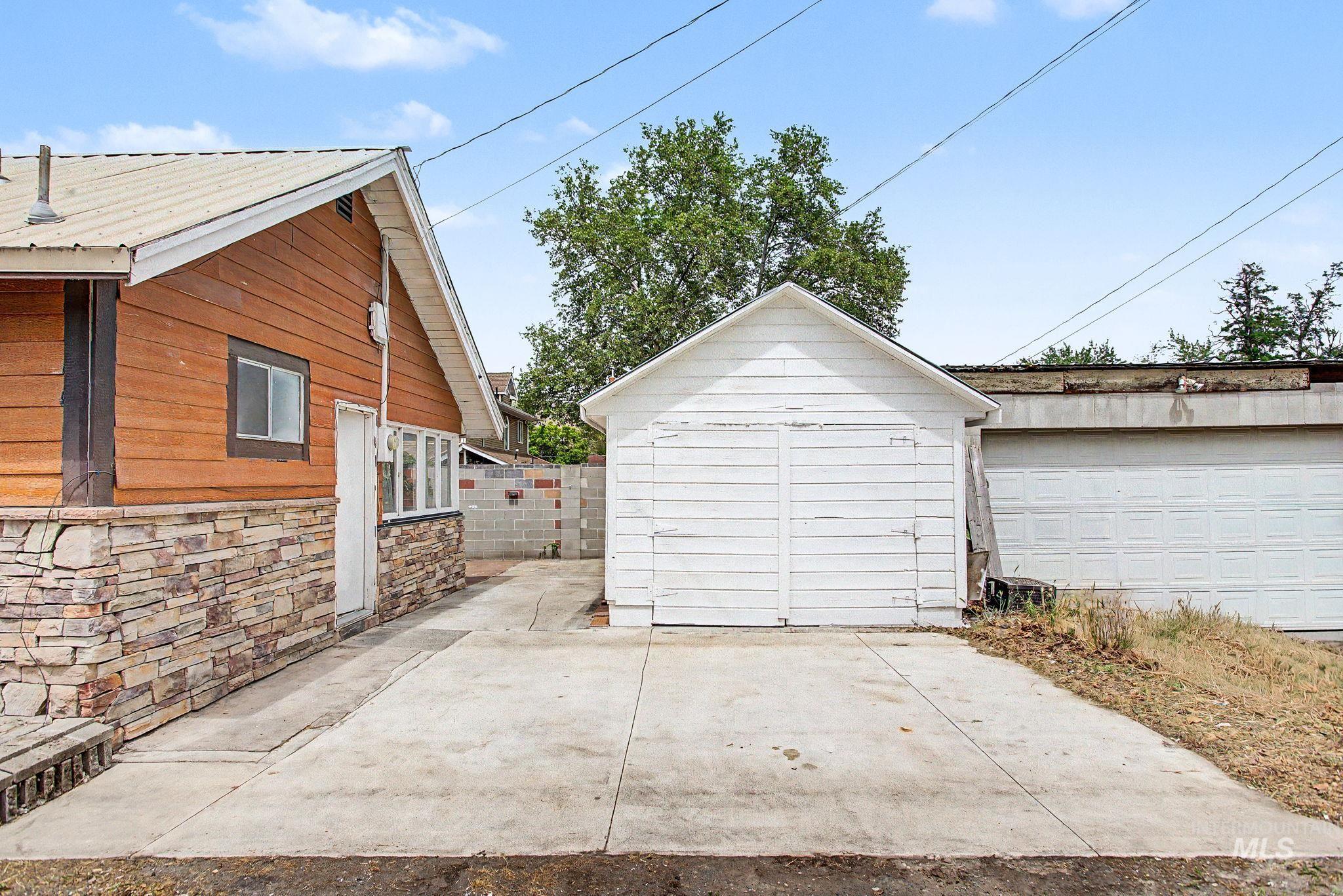 813 10th Street, Lewiston, Idaho 83501, 2 Bedrooms, 1 Bathroom, Residential For Sale, Price $225,000, 98989728