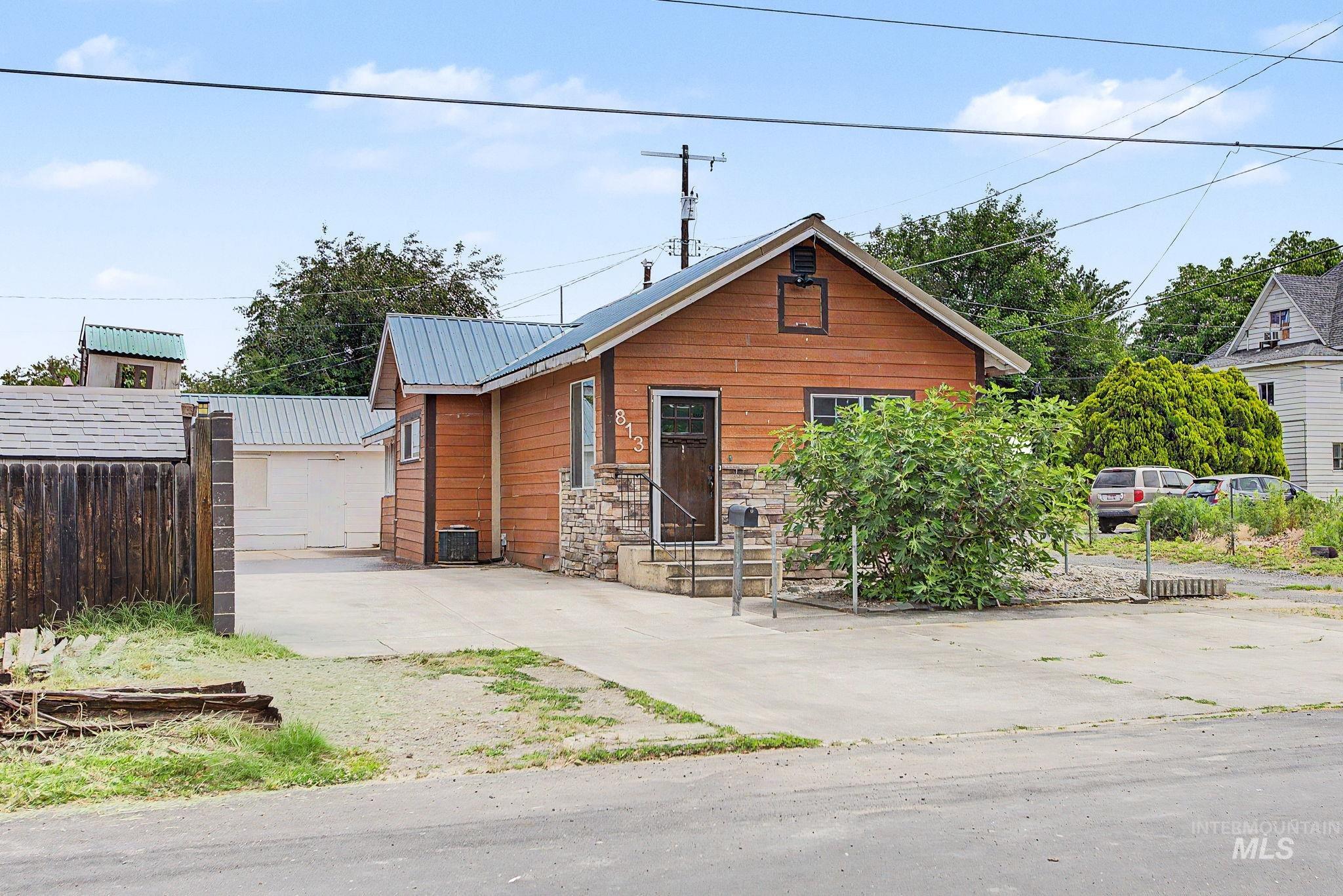 813 10th Street, Lewiston, Idaho 83501, 2 Bedrooms, 1 Bathroom, Residential For Sale, Price $275,000,MLS 98989728