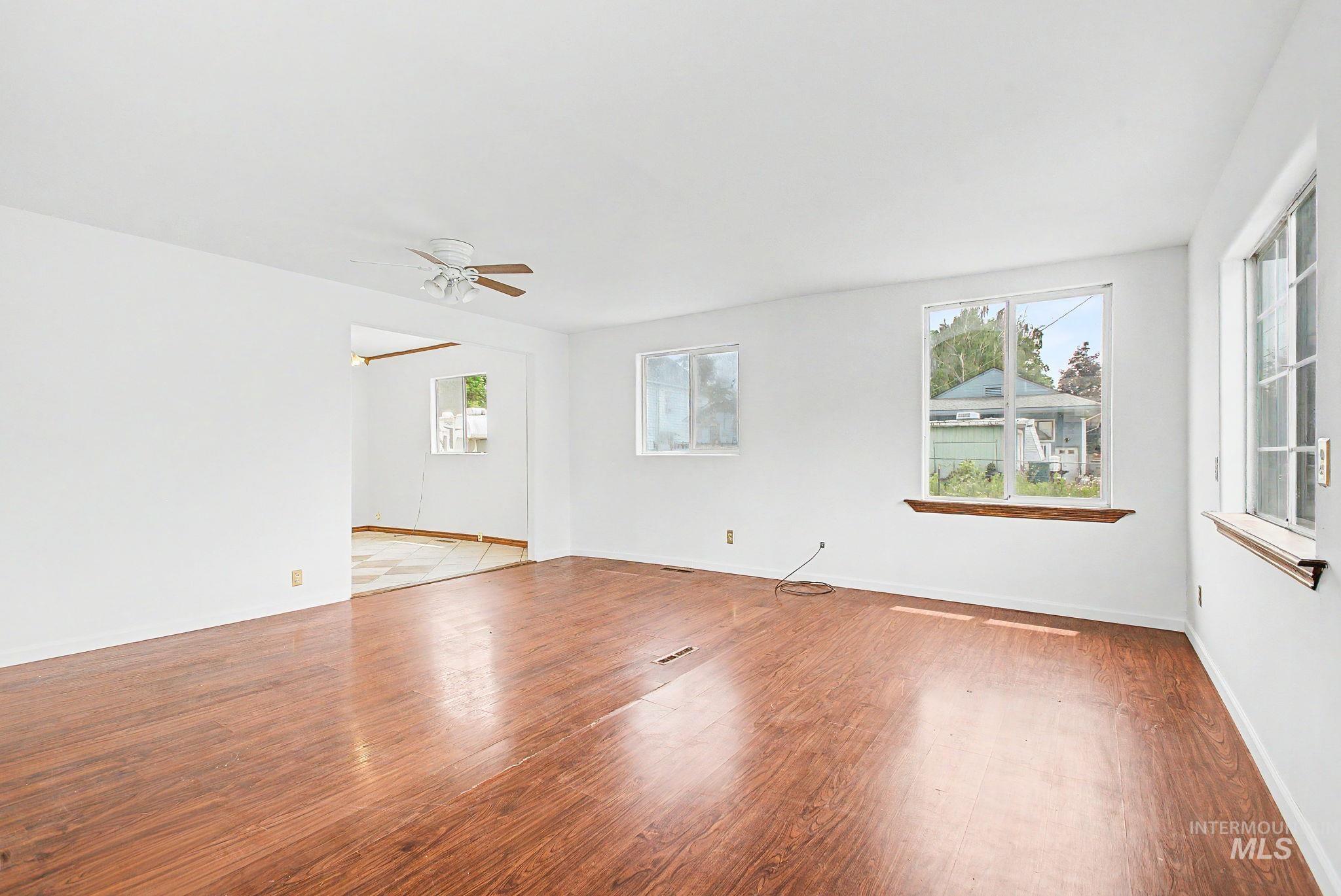 813 10th Street, Lewiston, Idaho 83501, 2 Bedrooms, 1 Bathroom, Residential For Sale, Price $225,000, 98989728