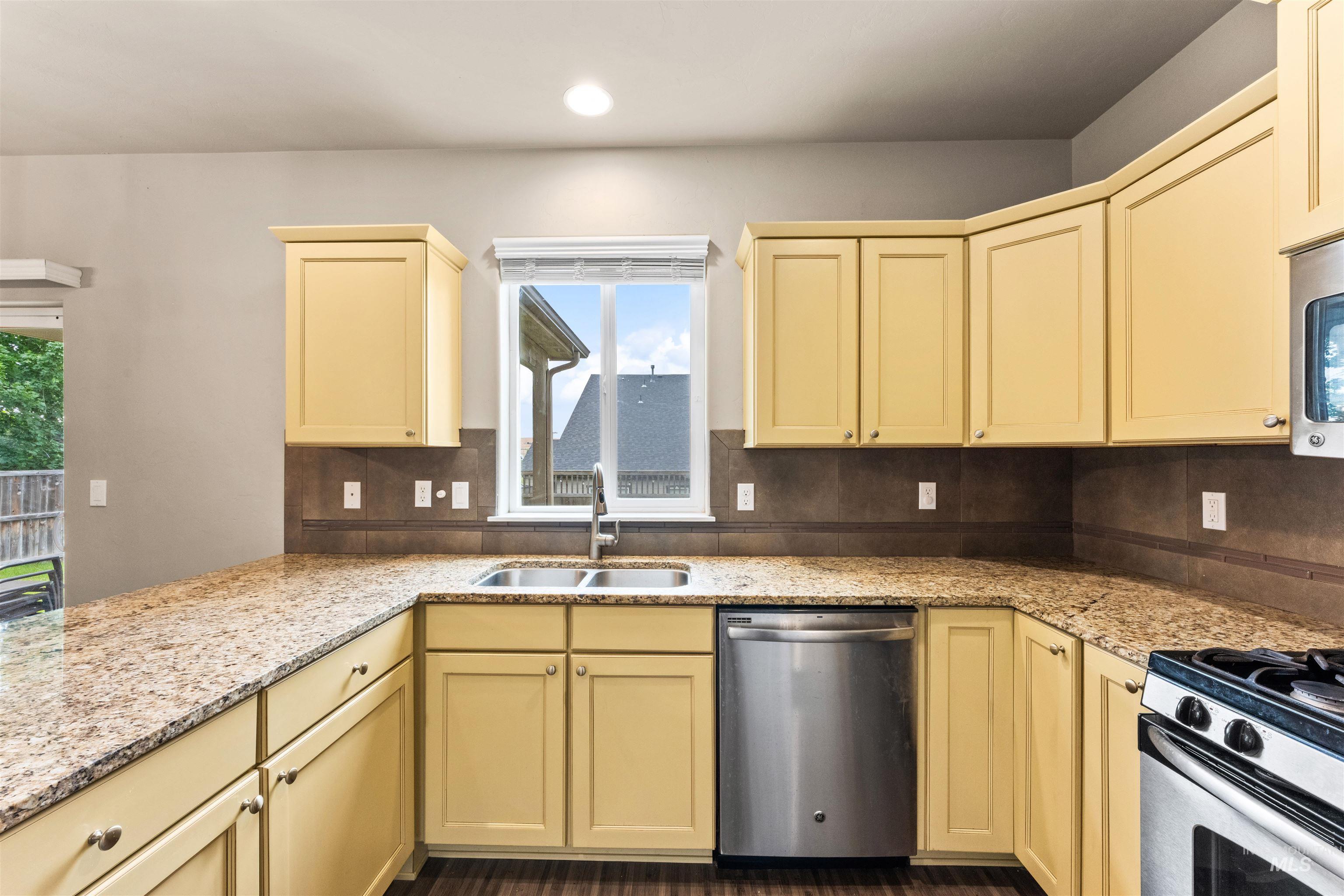7443 W Skylight St, Boise, Idaho 83709, 4 Bedrooms, 2.5 Bathrooms, Residential For Sale, Price $545,000,MLS 98989730