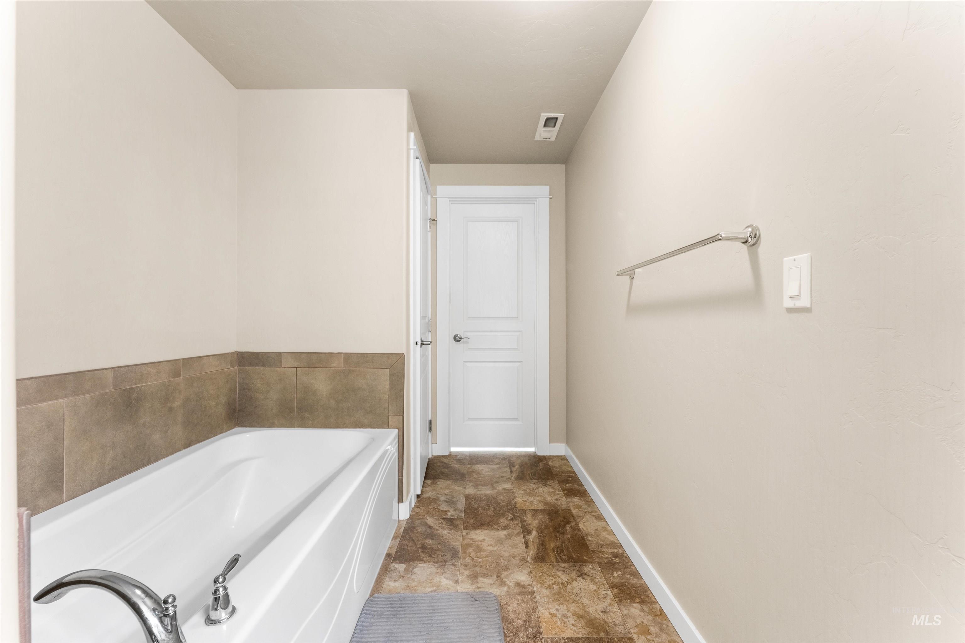 7443 W Skylight St, Boise, Idaho 83709, 4 Bedrooms, 2.5 Bathrooms, Residential For Sale, Price $545,000,MLS 98989730
