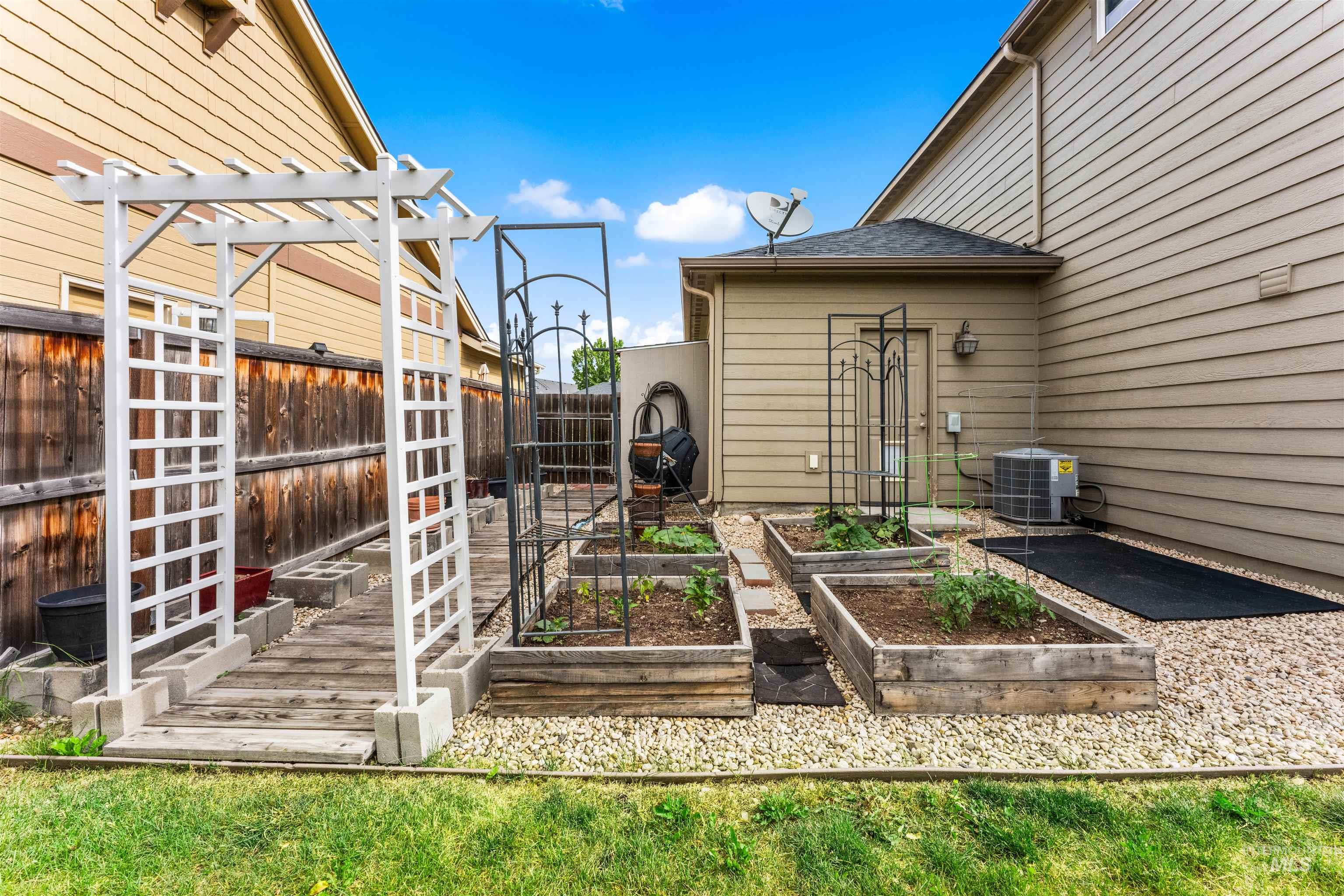 7443 W Skylight St, Boise, Idaho 83709, 4 Bedrooms, 2.5 Bathrooms, Residential For Sale, Price $545,000,MLS 98989730