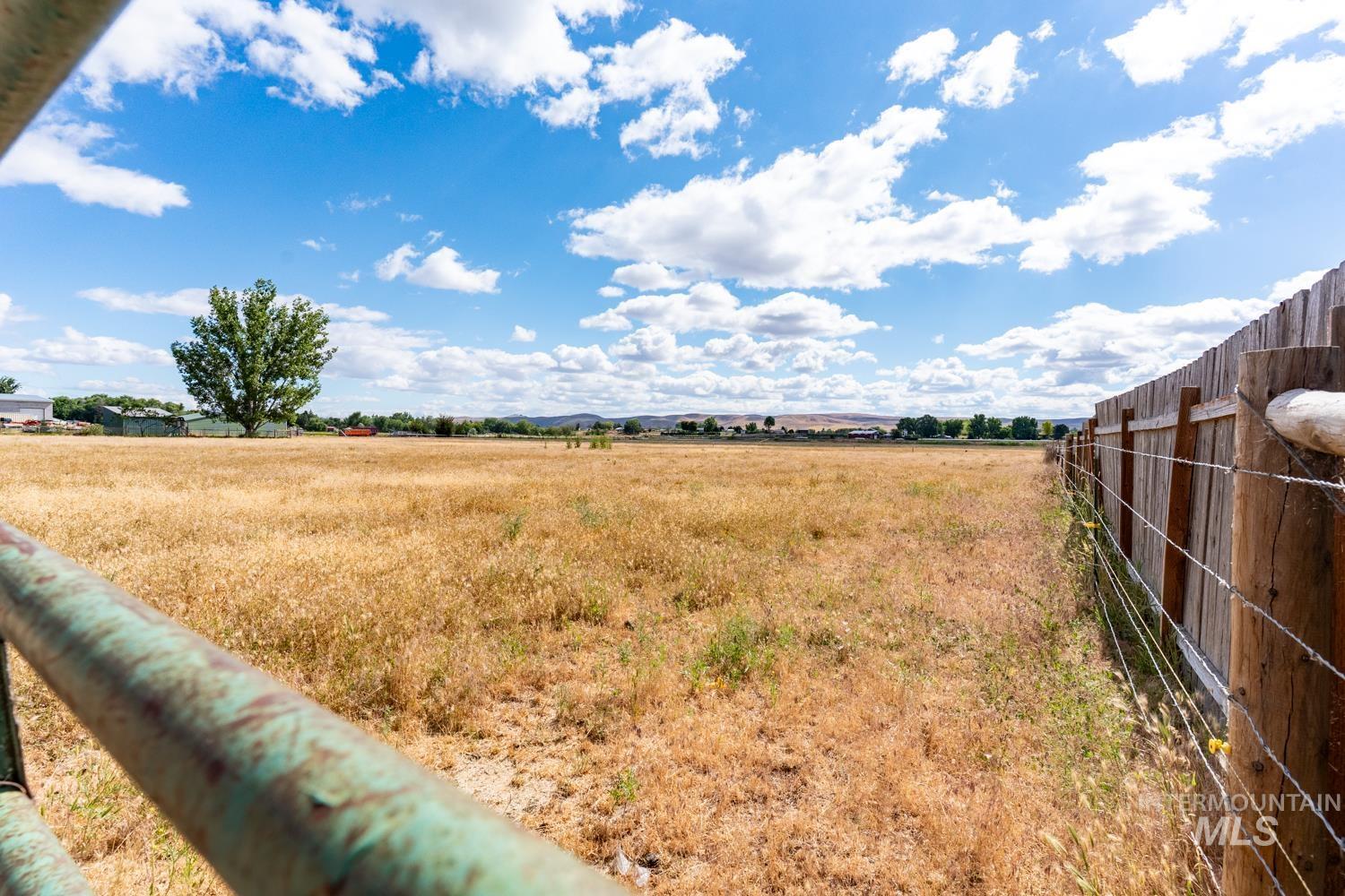 10530 Virginia Ln, Payette, Idaho 83661, 2 Bedrooms, 1 Bathroom, Residential For Sale, Price $650,000,MLS 98989731