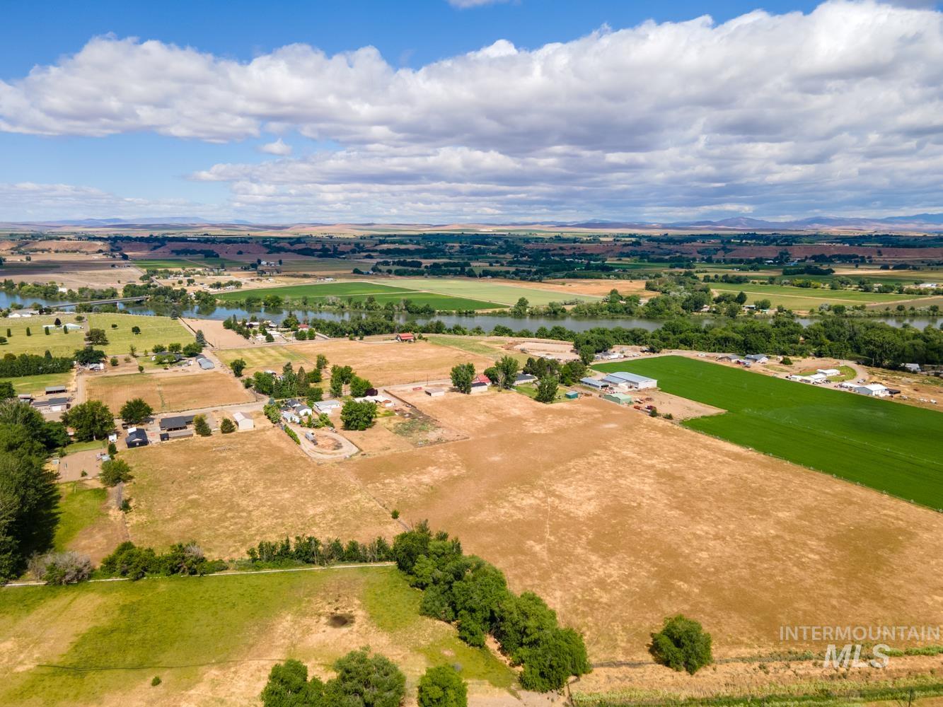 10530 Virginia Ln, Payette, Idaho 83661, 2 Bedrooms, 1 Bathroom, Residential For Sale, Price $650,000,MLS 98989731