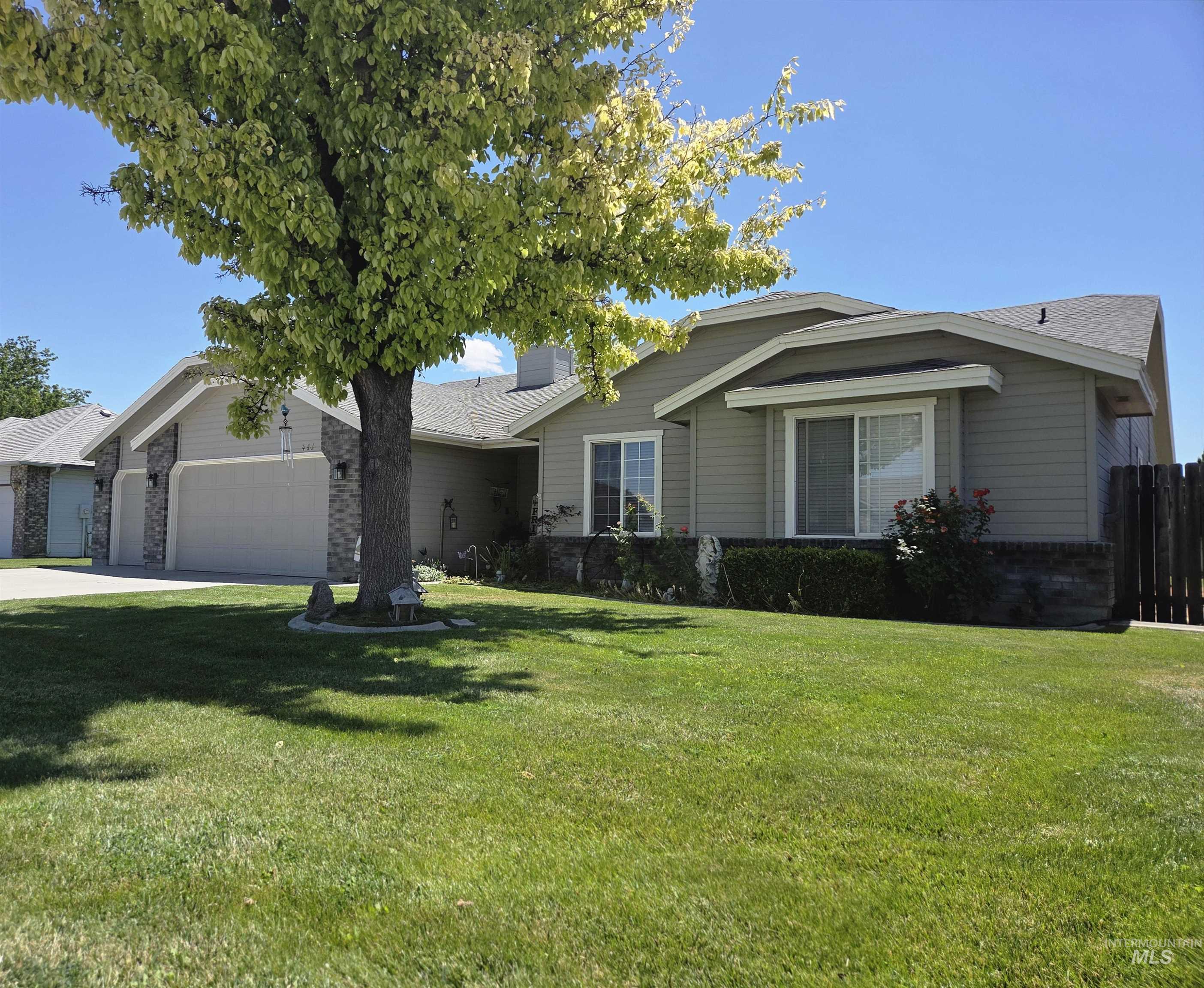 441 War Eagle Way, Nampa, Idaho 83686, 3 Bedrooms, 2 Bathrooms, Residential For Sale, Price $474,800,MLS 98989734