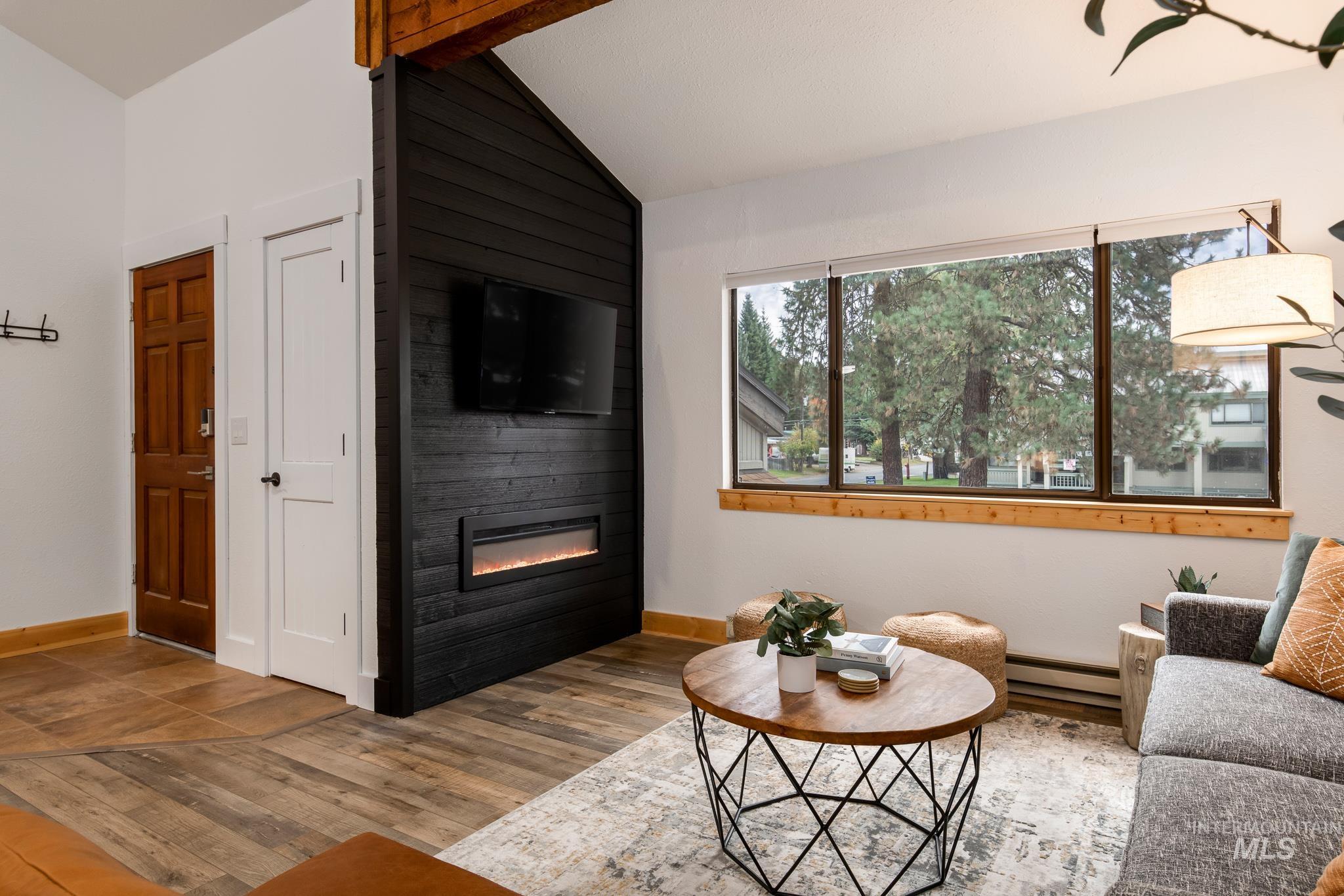 300 McBride, McCall, Idaho 83638, 2 Bedrooms, 2 Bathrooms, Residential For Sale, Price $389,900,MLS 98989738