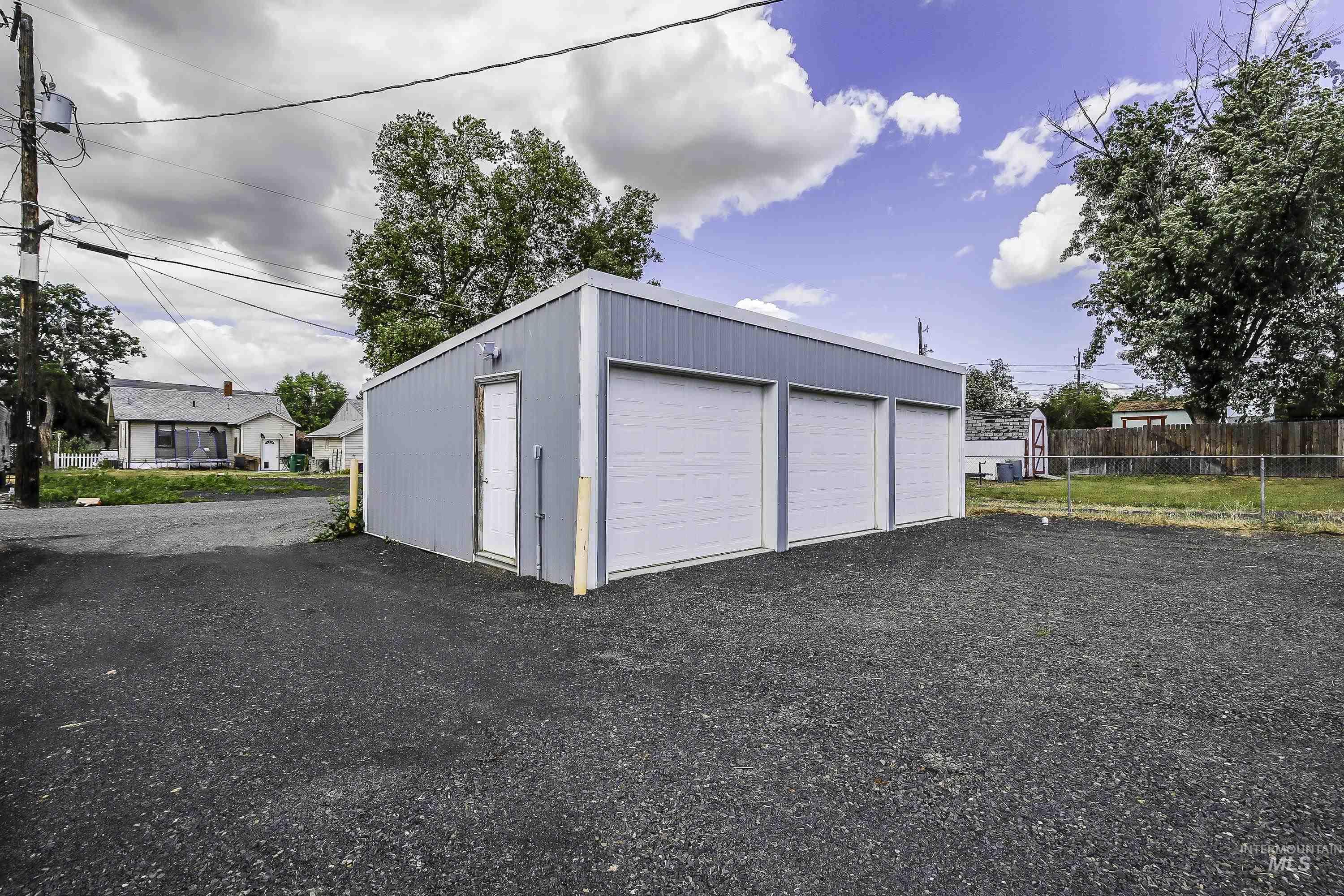1215 16th Ave, Lewiston, Idaho 83501, 4 Bedrooms, 1.5 Bathrooms, Residential For Sale, Price $347,900,MLS 98989745