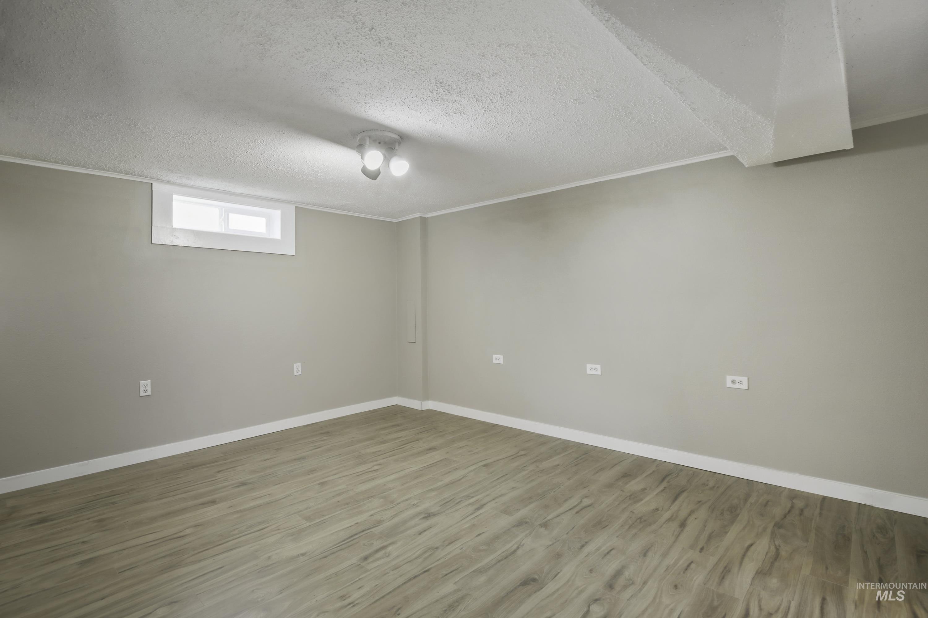 1215 16th Ave, Lewiston, Idaho 83501, 4 Bedrooms, 1.5 Bathrooms, Residential For Sale, Price $347,900,MLS 98989745
