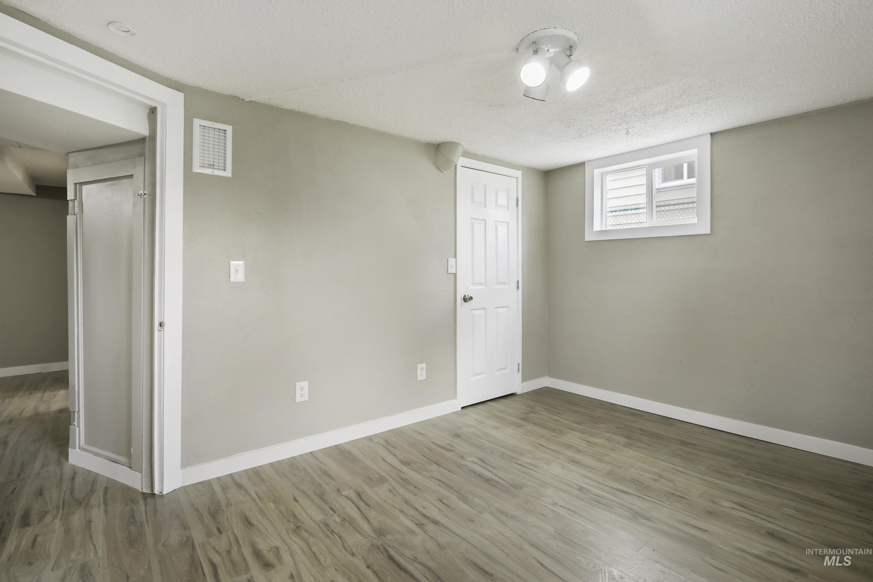 1215 16th Ave, Lewiston, Idaho 83501, 4 Bedrooms, 1.5 Bathrooms, Residential For Sale, Price $347,900,MLS 98989745