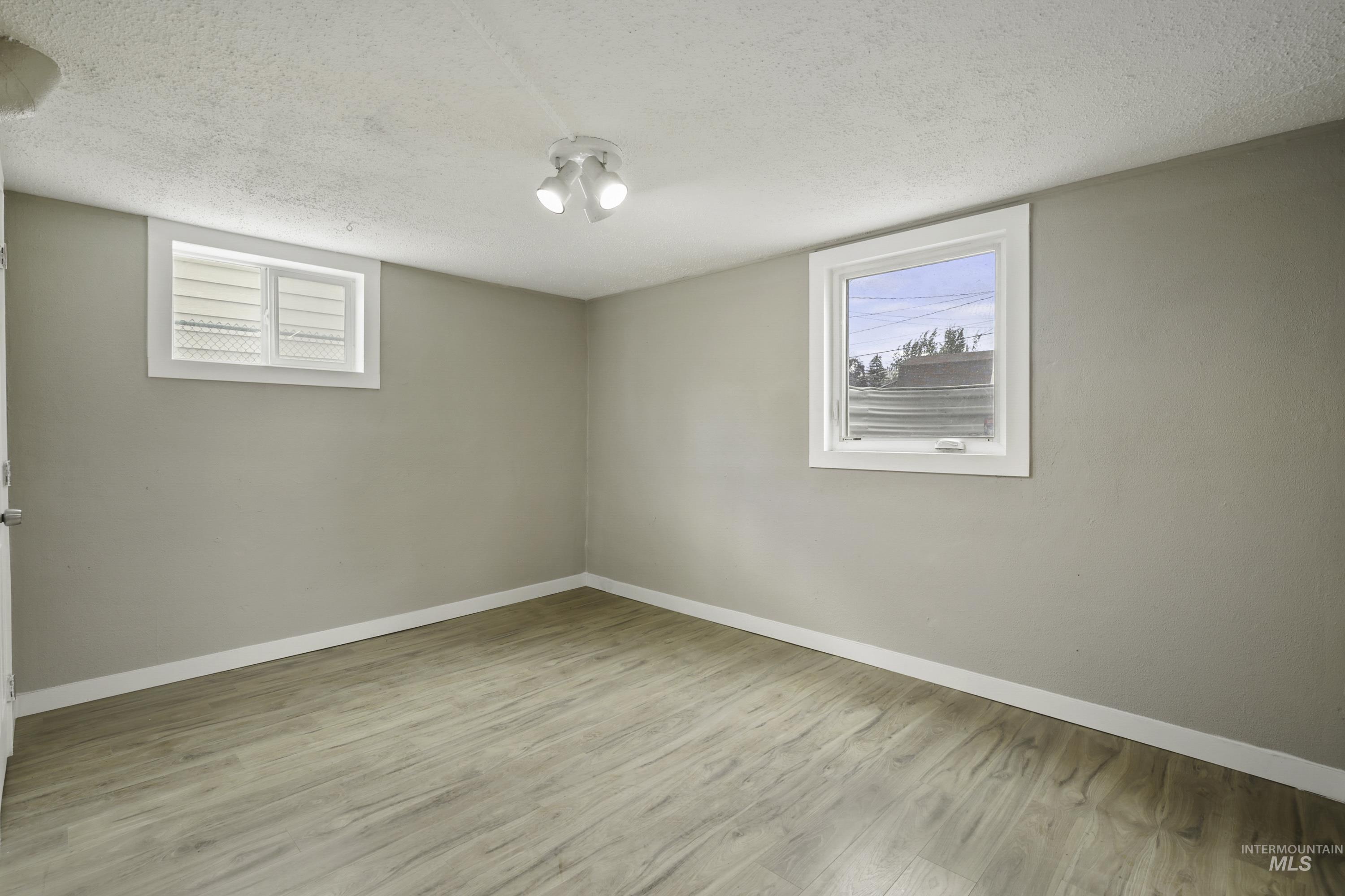 1215 16th Ave, Lewiston, Idaho 83501, 4 Bedrooms, 1.5 Bathrooms, Residential For Sale, Price $349,900,MLS 98989745